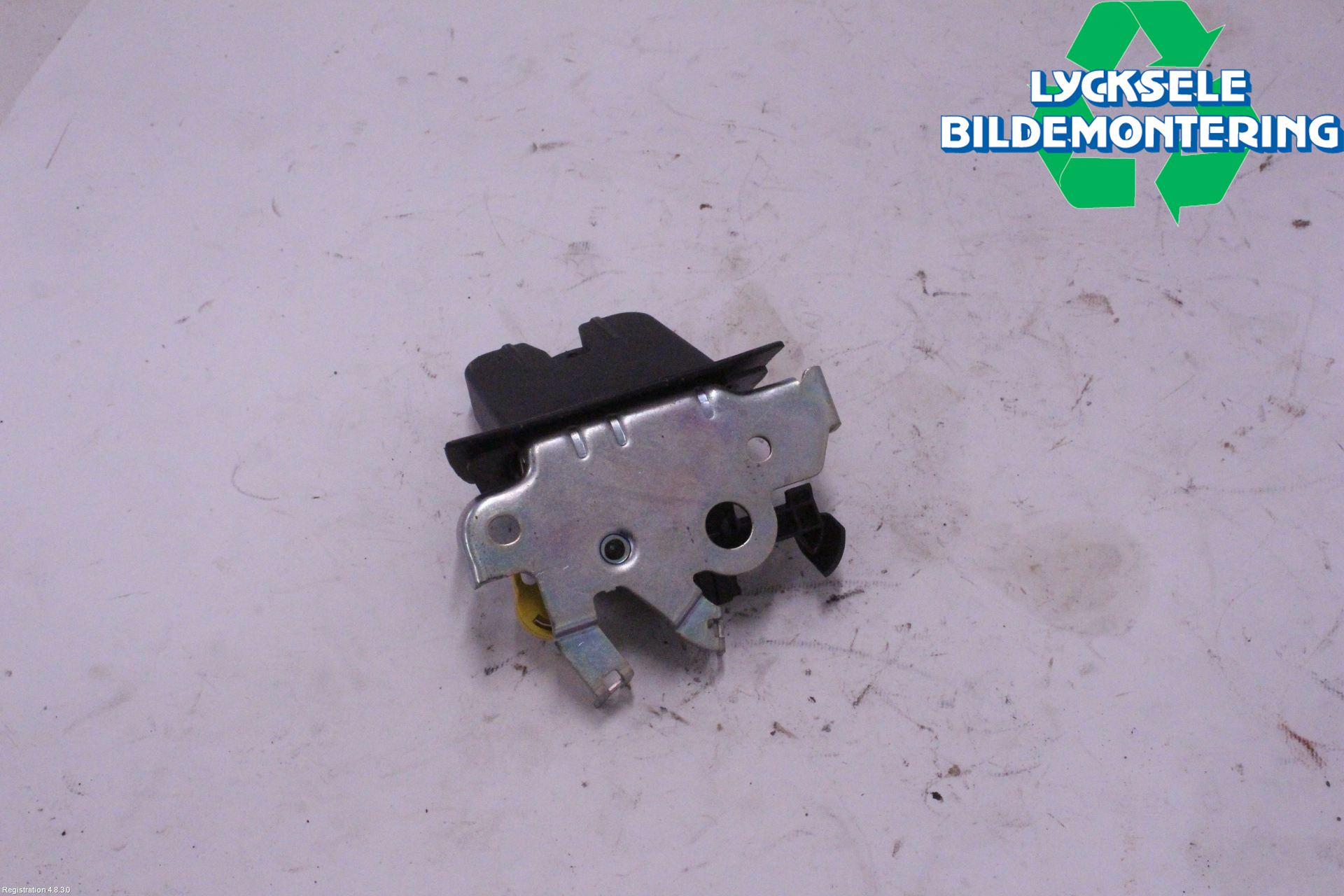 Audi A4/S4 B9 16-19 Låskista Baklucka