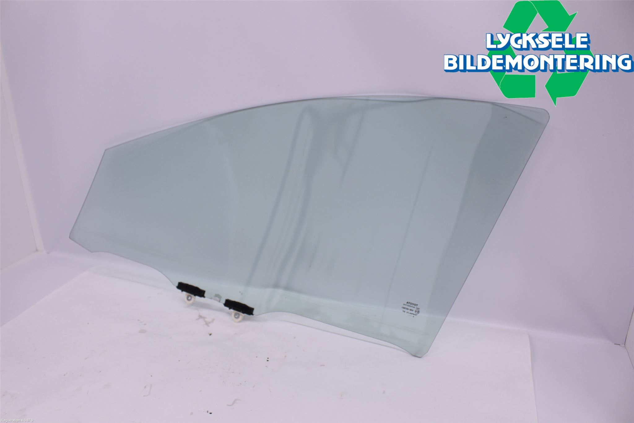 Toyota YARIS XP21 20- Dörruta Fram Höger