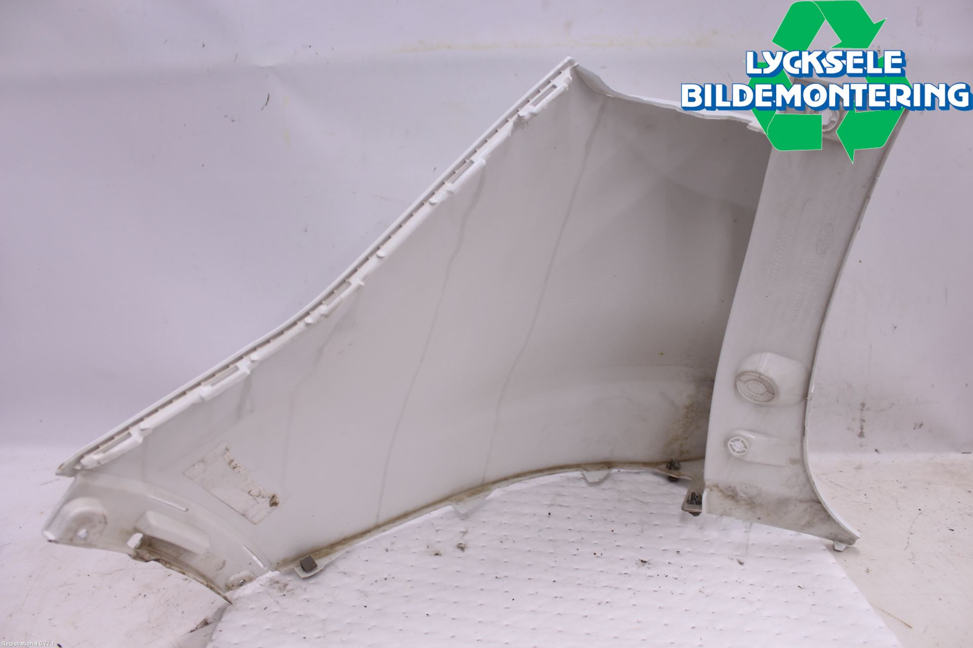 Ford KUGA 17-19 Stötfångardel Bak Hö