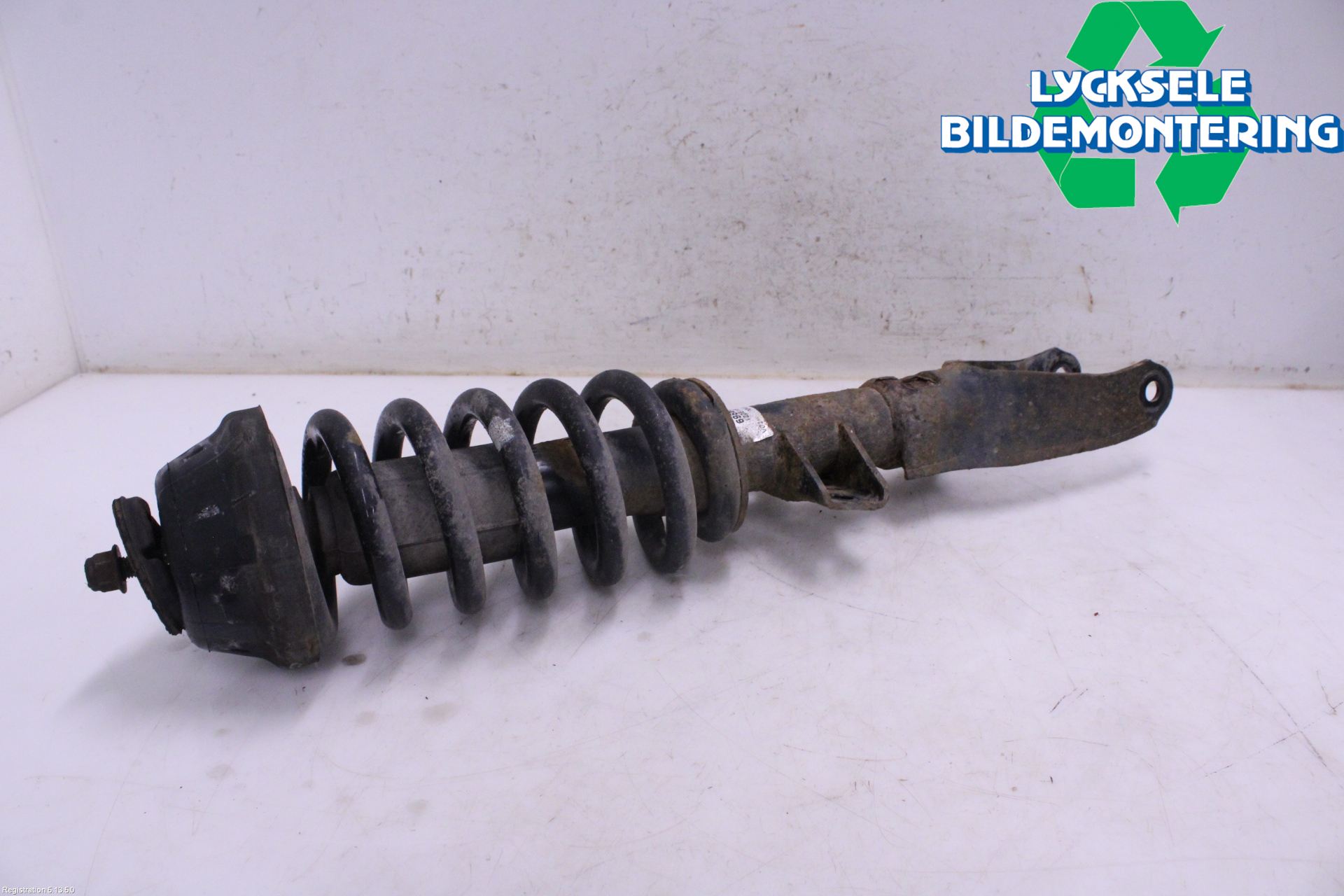 Volkswagen VW AMAROK 2H 10-22 Fjäderben Fram Vänster