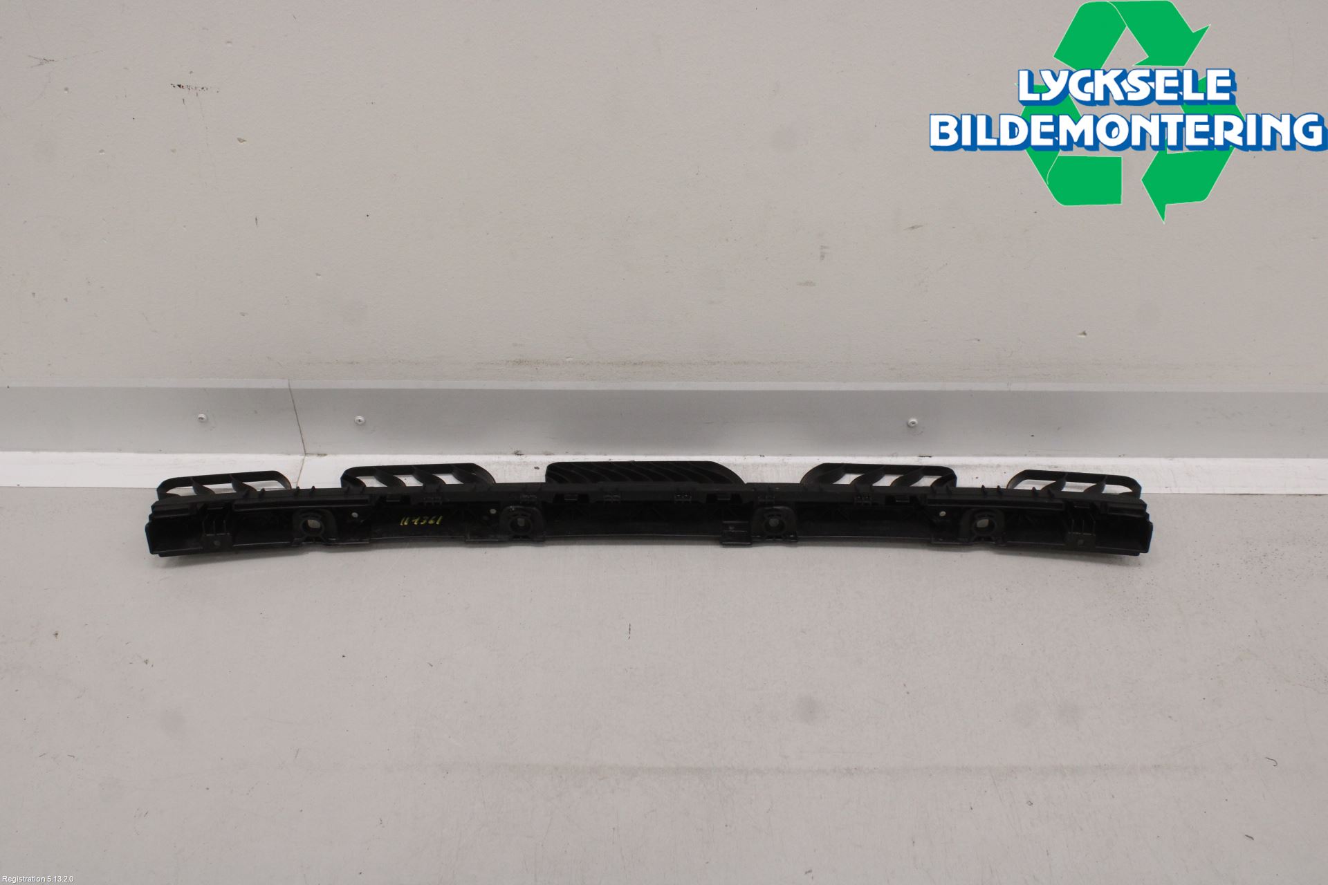 Volkswagen VW GOLF / E-GOLF VIII 20- Stötfångardel Bak Mitt
