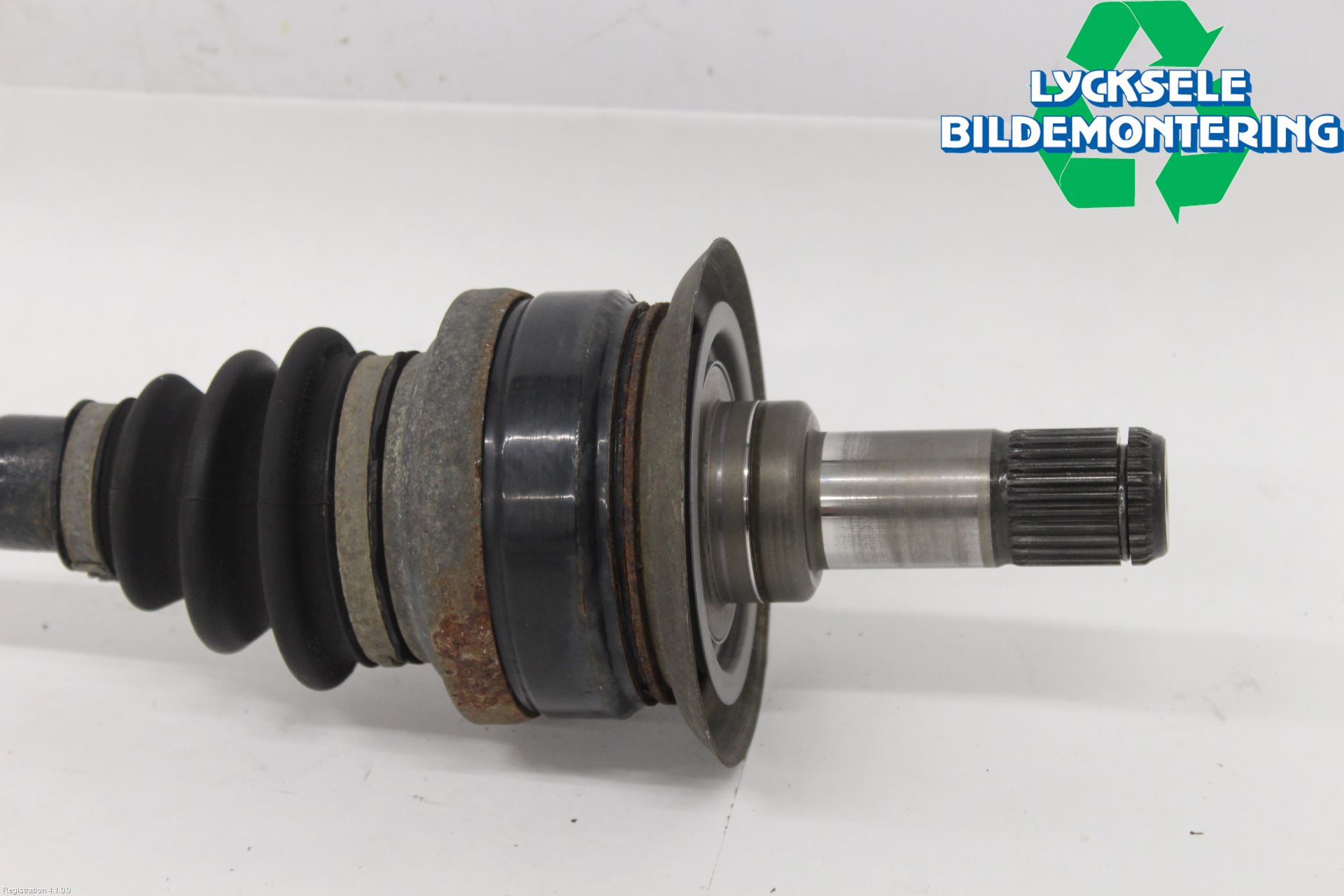 BMW X4 F26 14-18 Drivaxel Bak Vänster