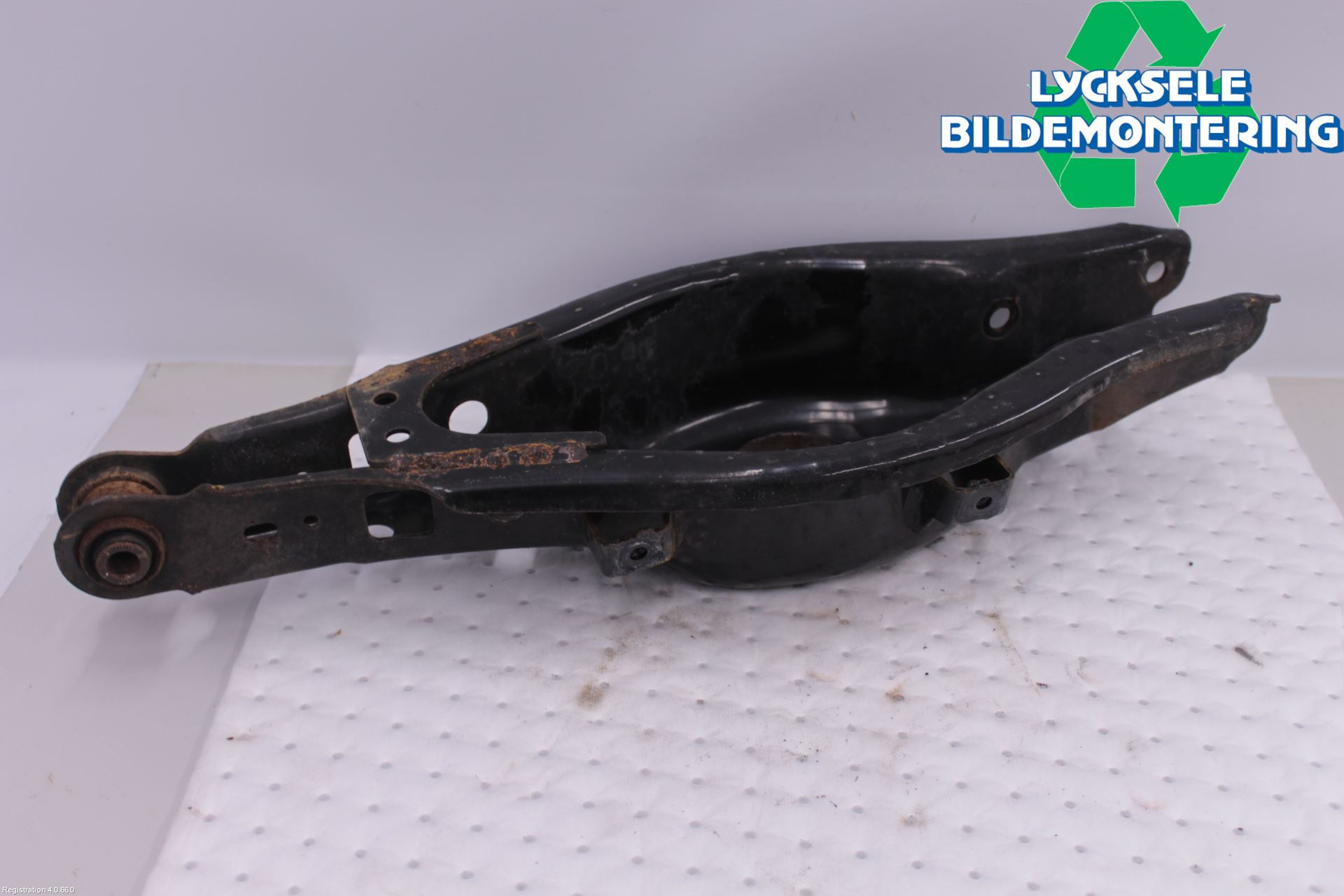 Toyota AURIS 13-19 Bärarm Bak Vänster