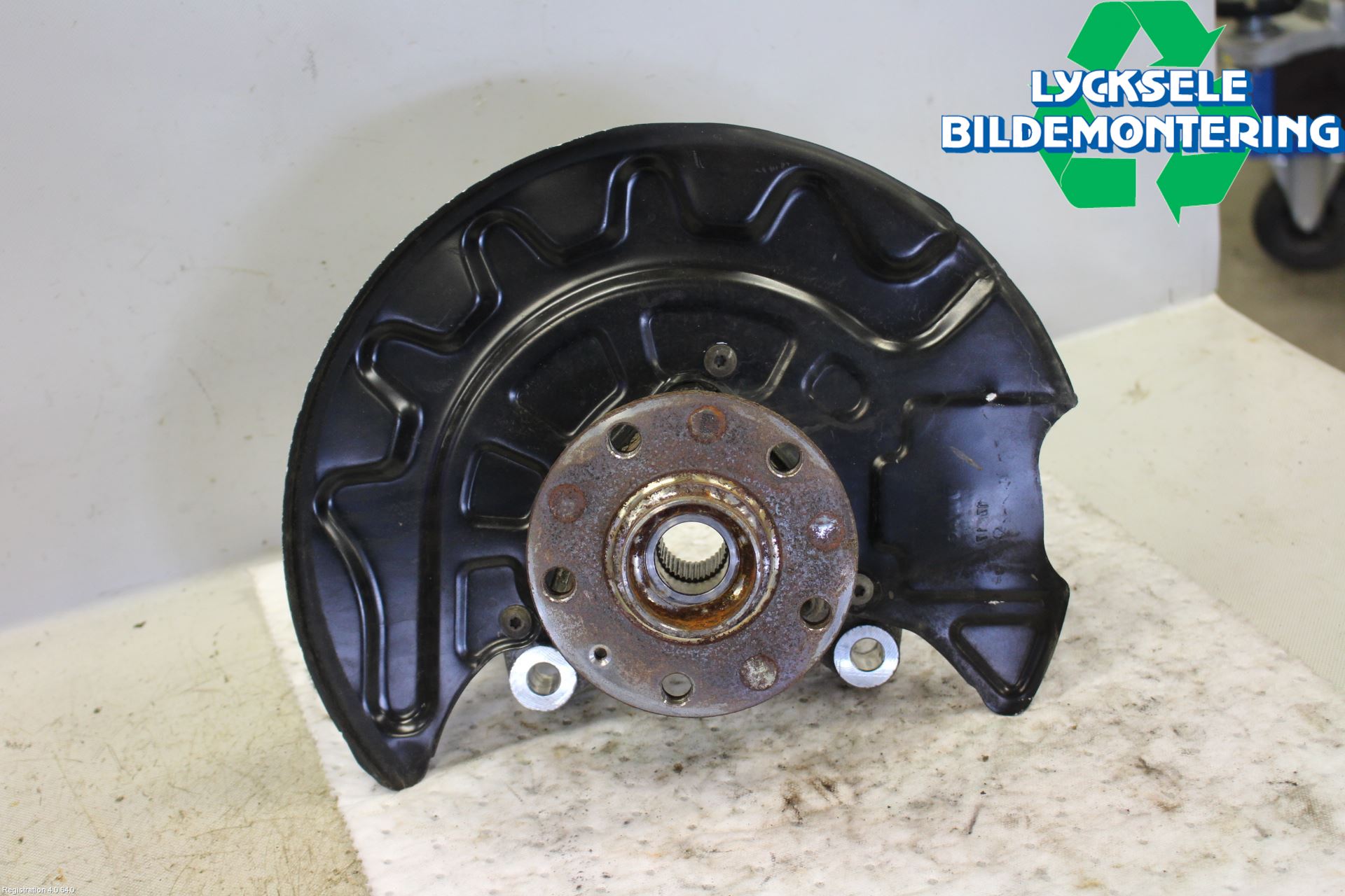 Volkswagen VW TIGUAN 16-24 Styrspindel Lagerhus Vä