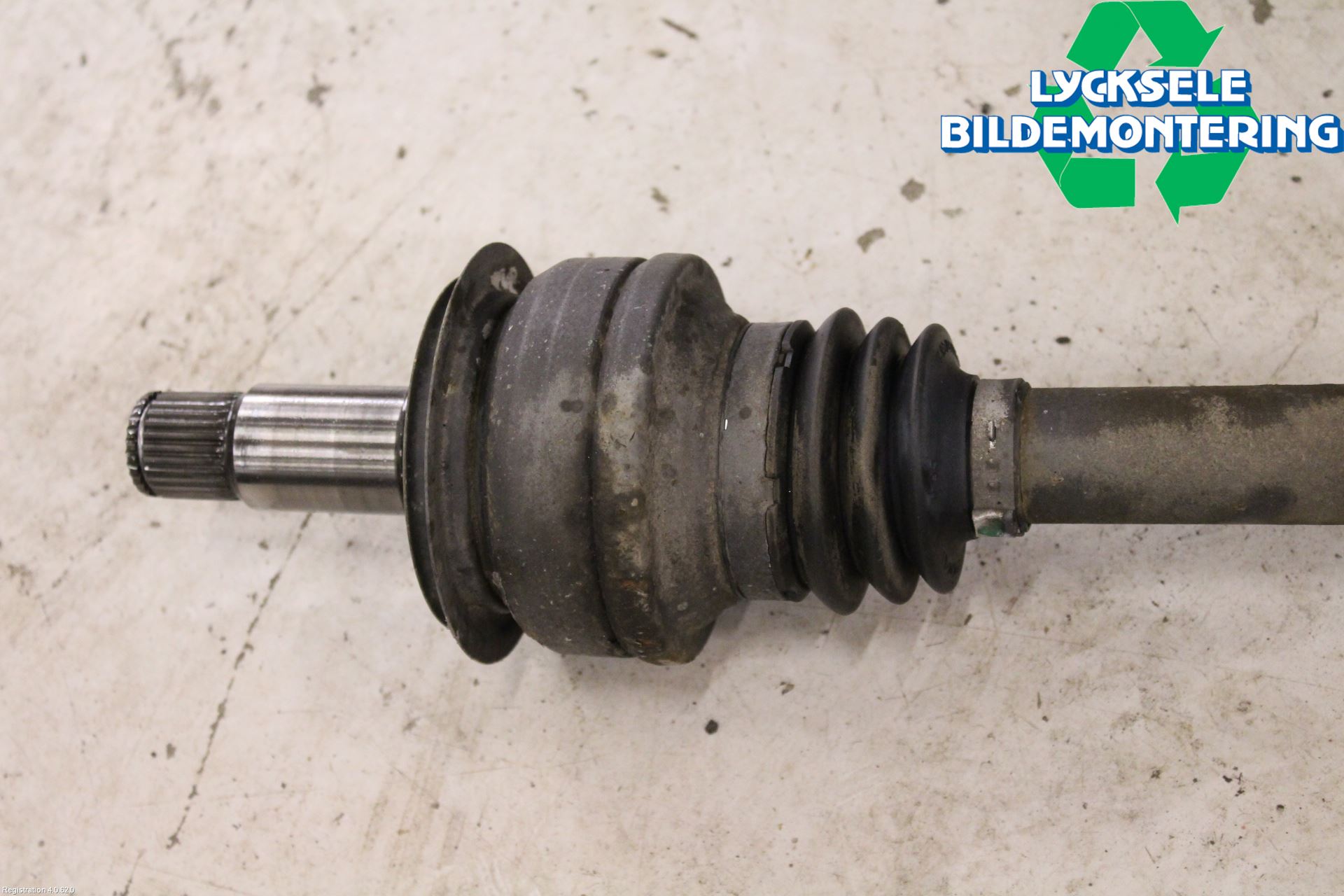 Mercedes-Benz MB ML/GLE-KLASS (W166) 12-18 Drivaxel Bak Vänster