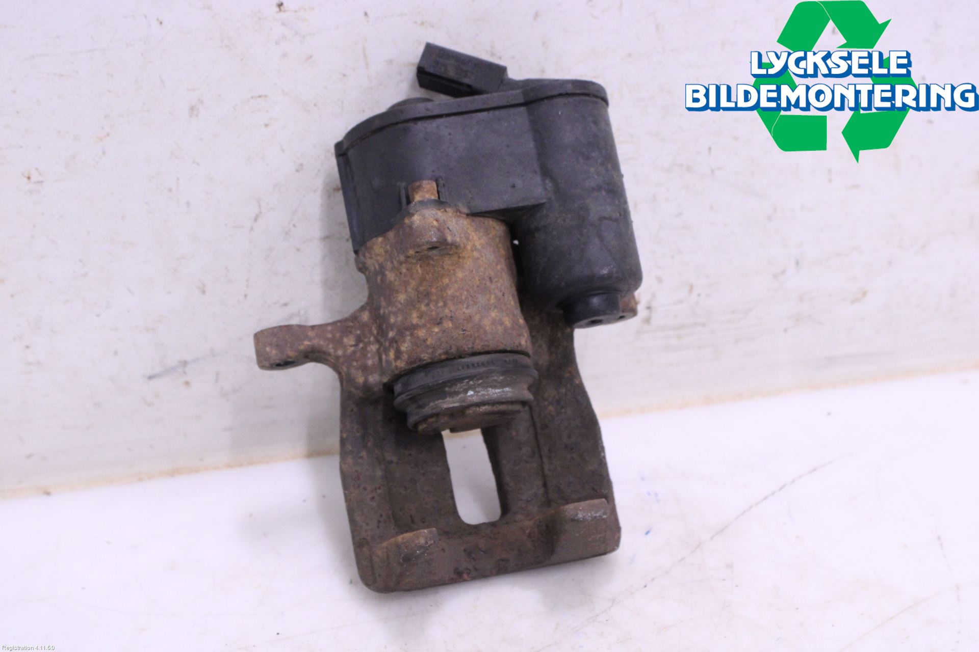 Volkswagen VW PASSAT 11-14 Bromsok Bak Höger