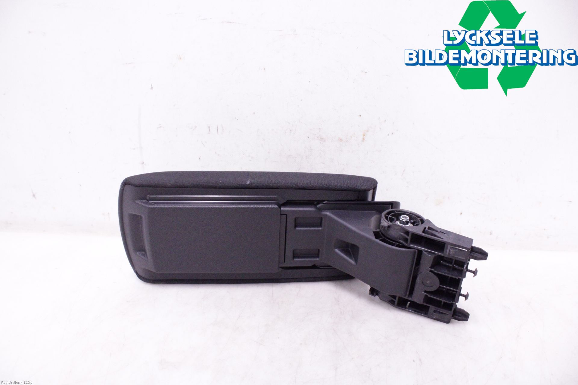 Peugeot 2008/E-2008 20- Inredning Armstöd