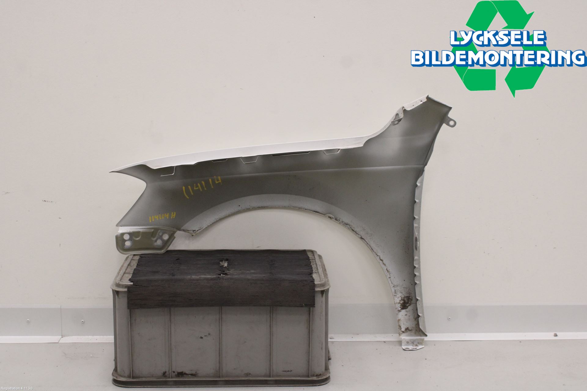 Volkswagen VW PASSAT 11-14 Skärm Fram Höger