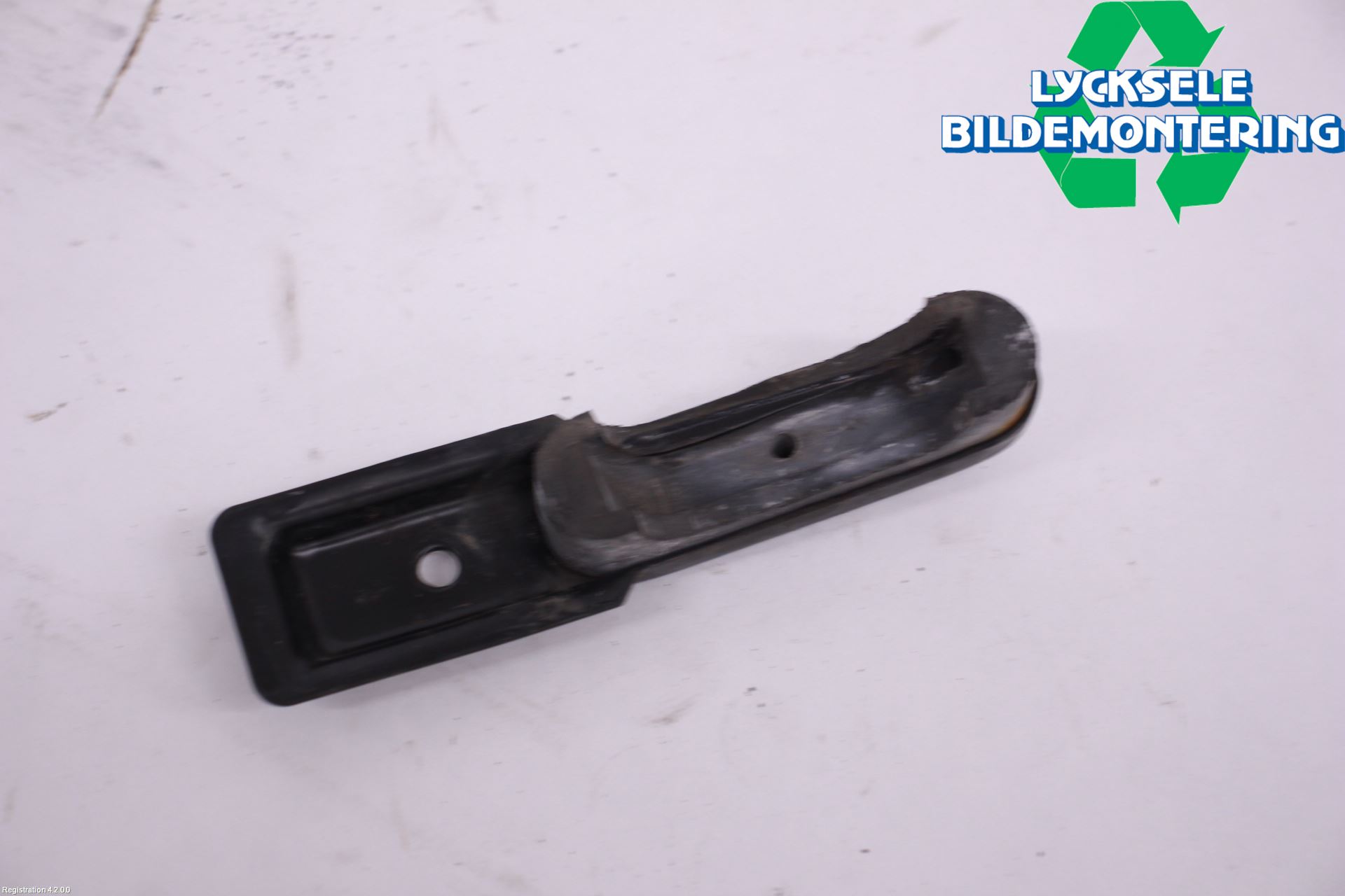 Volvo 740 88-92 Kylarfäste-Ram-Balk