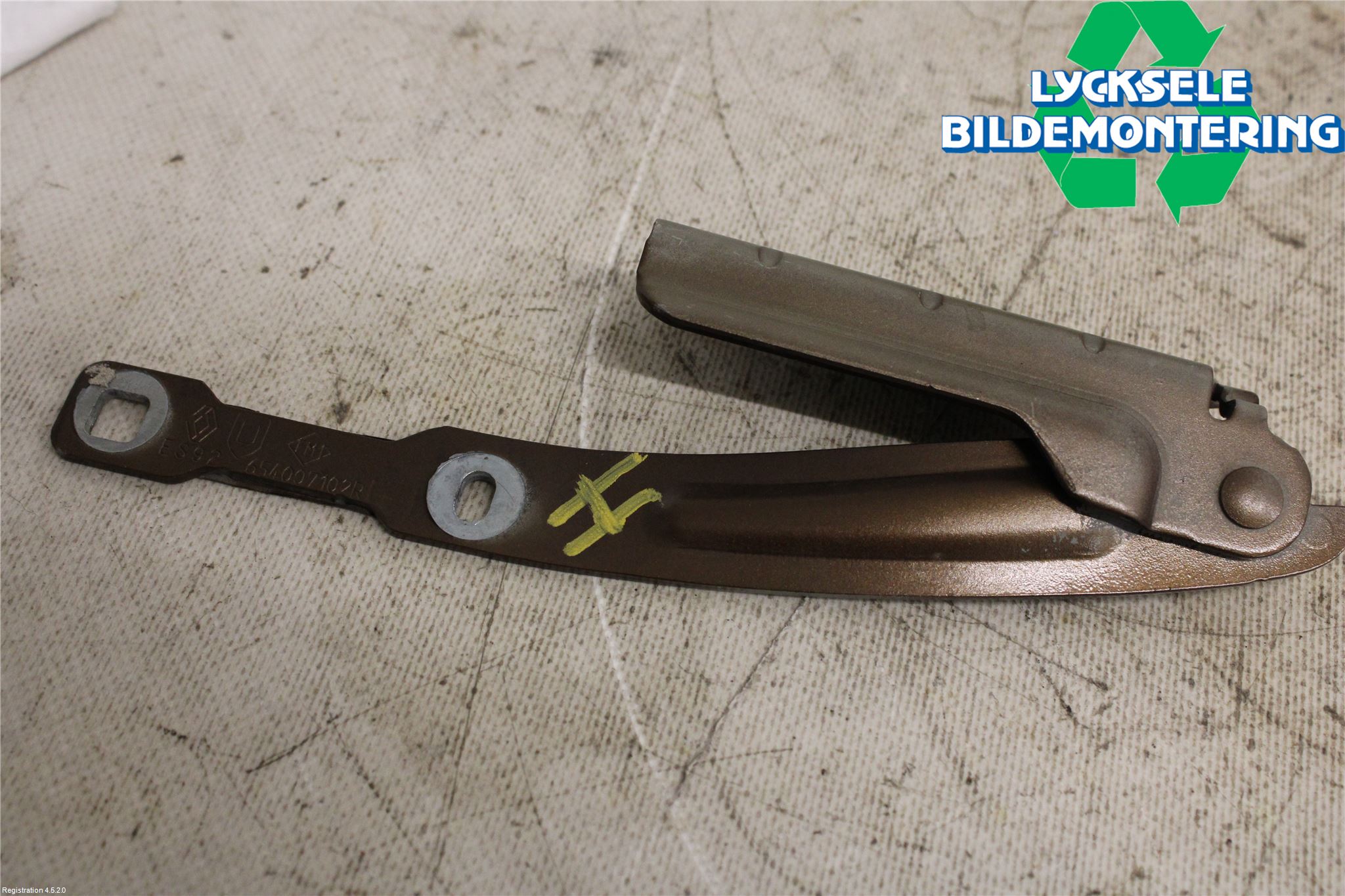 Dacia DUSTER 10-17 Huvgångjärn