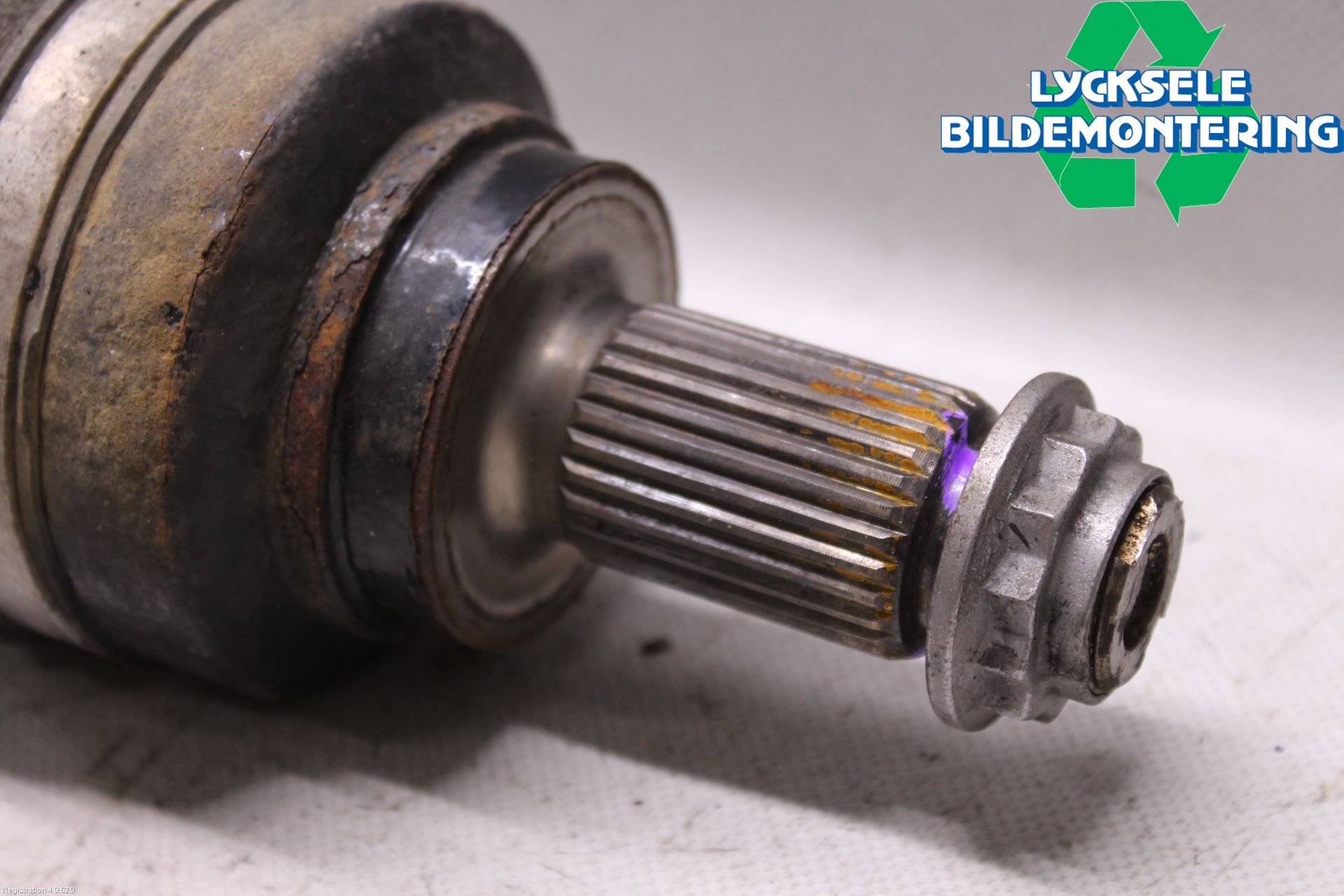 BMW 1 F20/F21 11-19 Drivaxel Bak Vänster