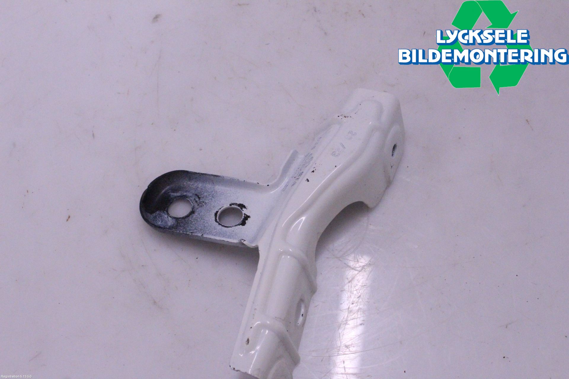 Volkswagen VW GOLF / E-GOLF VIII 20- Skärmfäste Fram Hö
