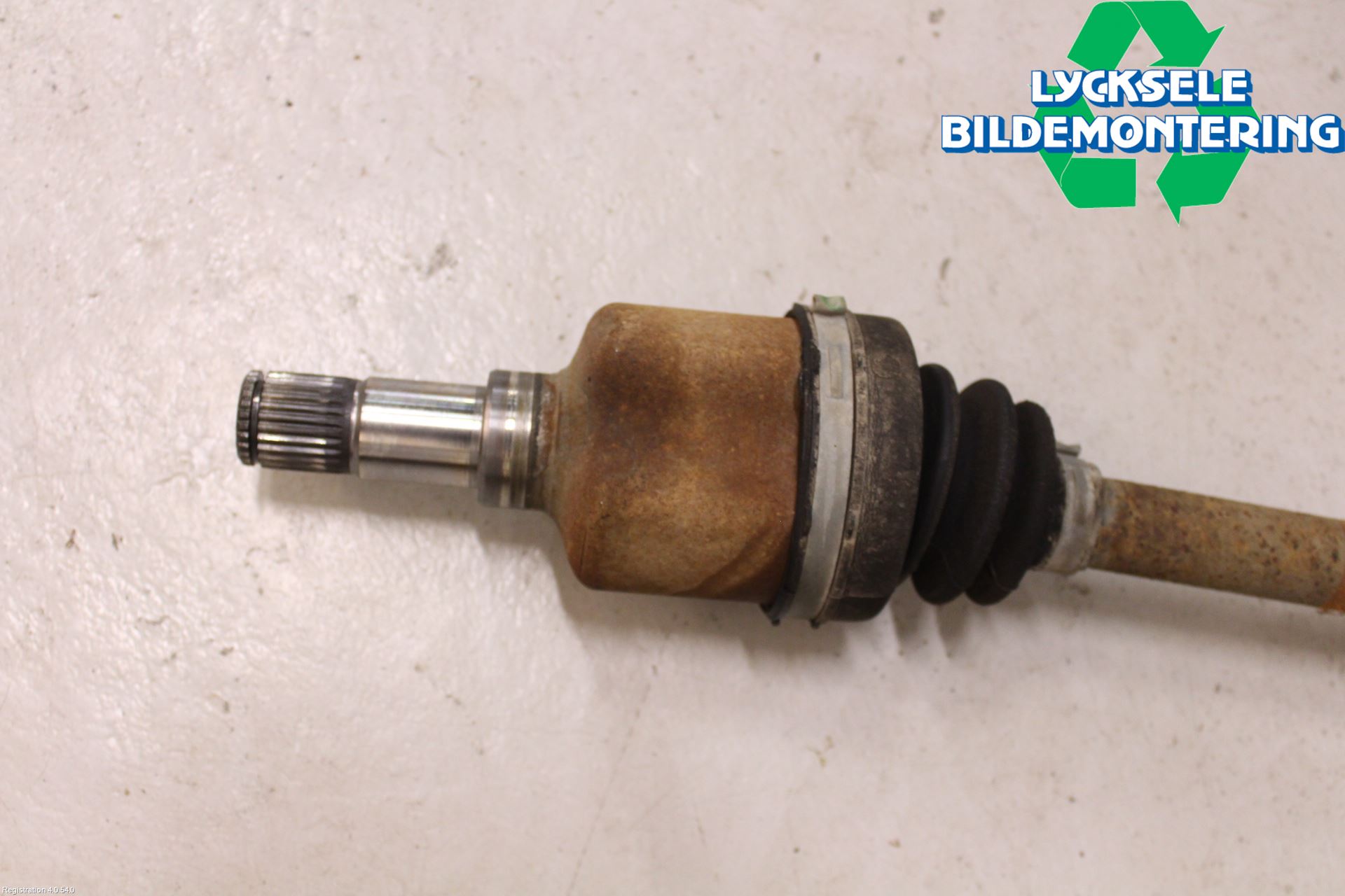 Ford FOCUS 08-11 Drivaxel Fram Vänster