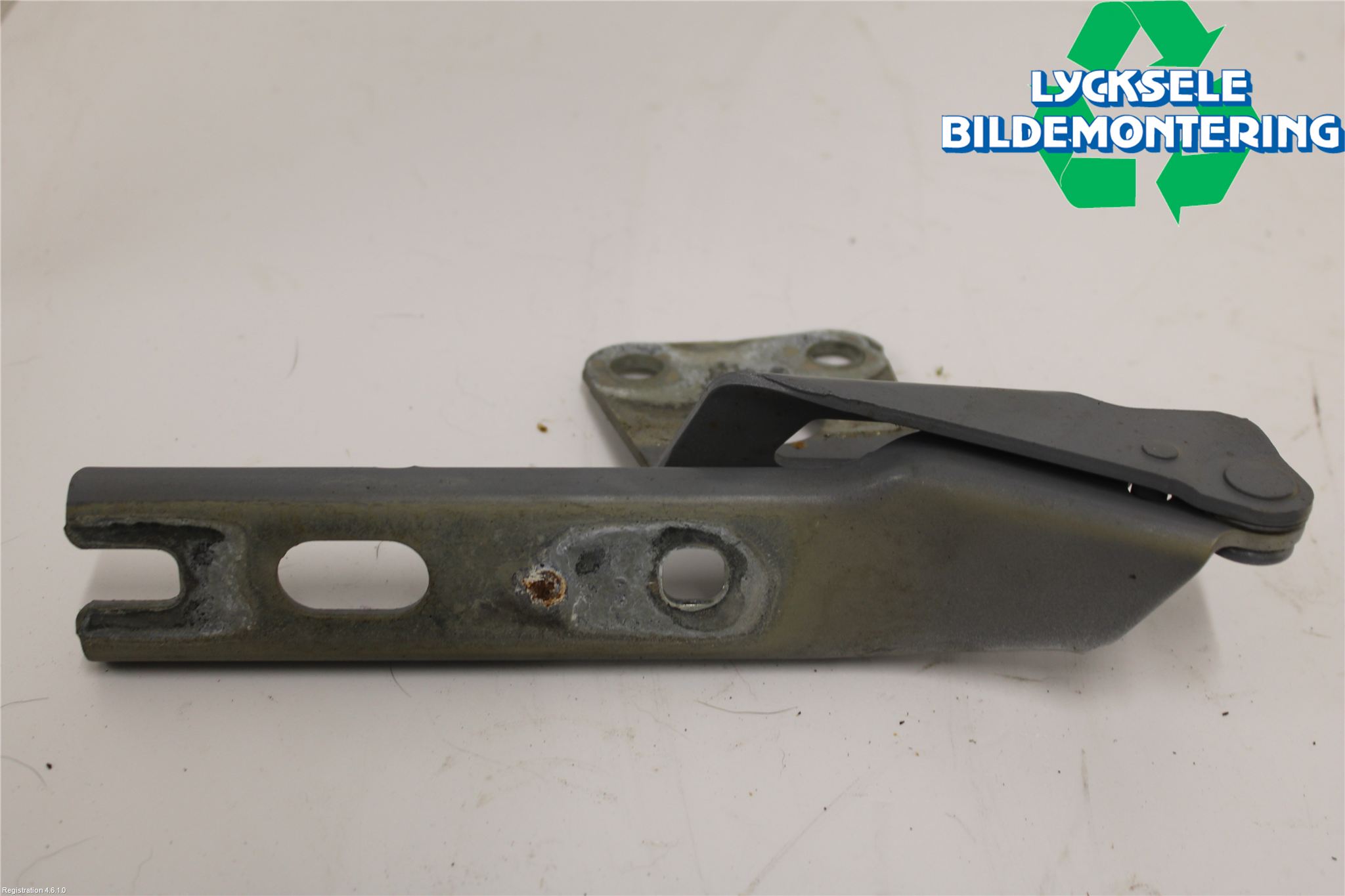 Skoda YETI Huvgångjärn