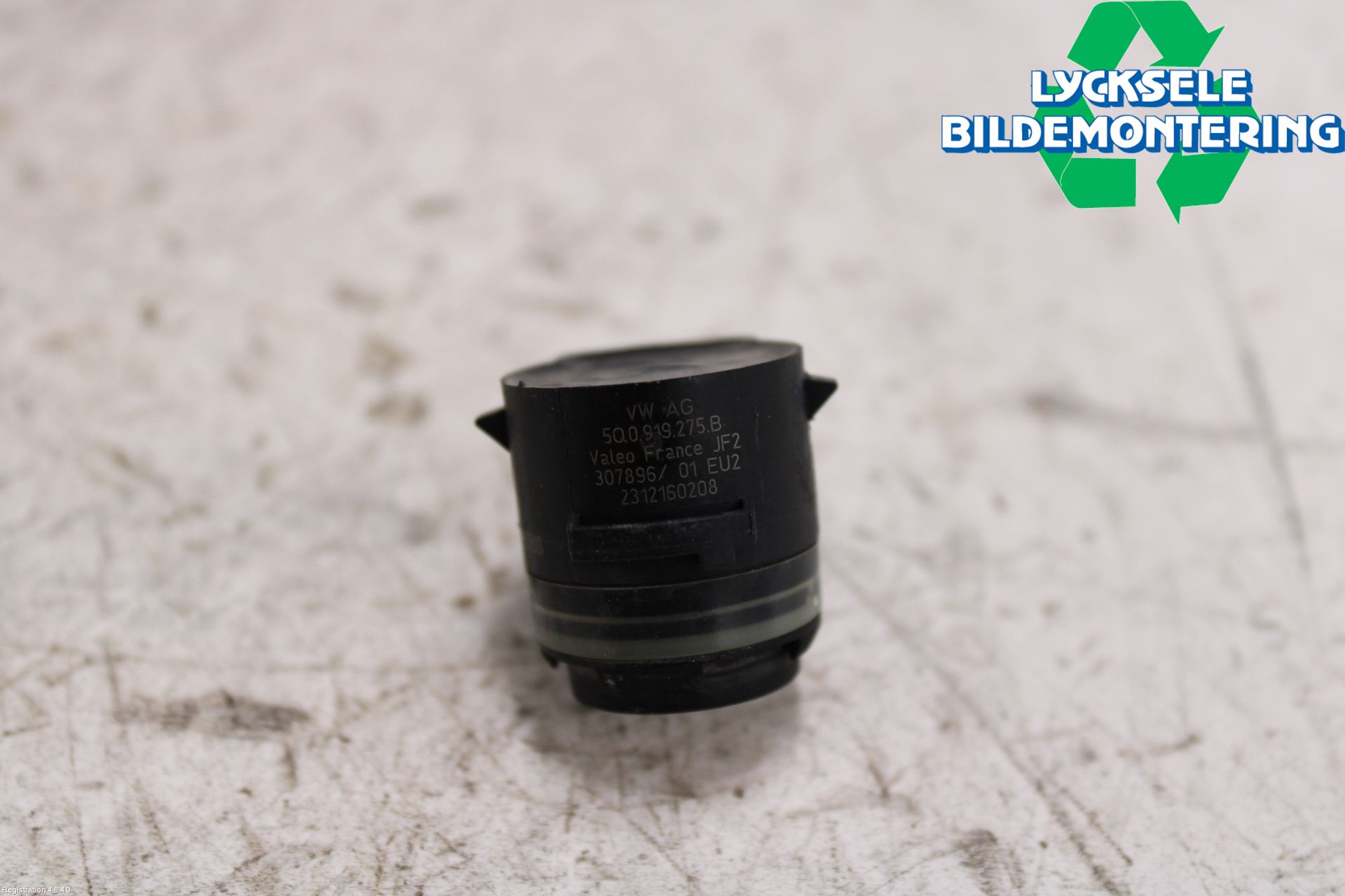 Volkswagen VW PASSAT 15-19 Parkeringshjälp Frontsensor