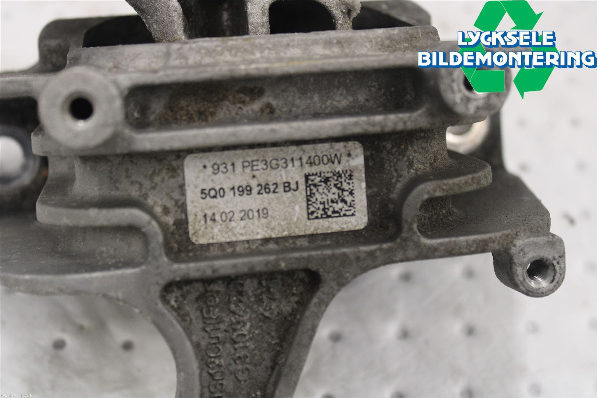 Volkswagen VW PASSAT 15-19 Motorfäste