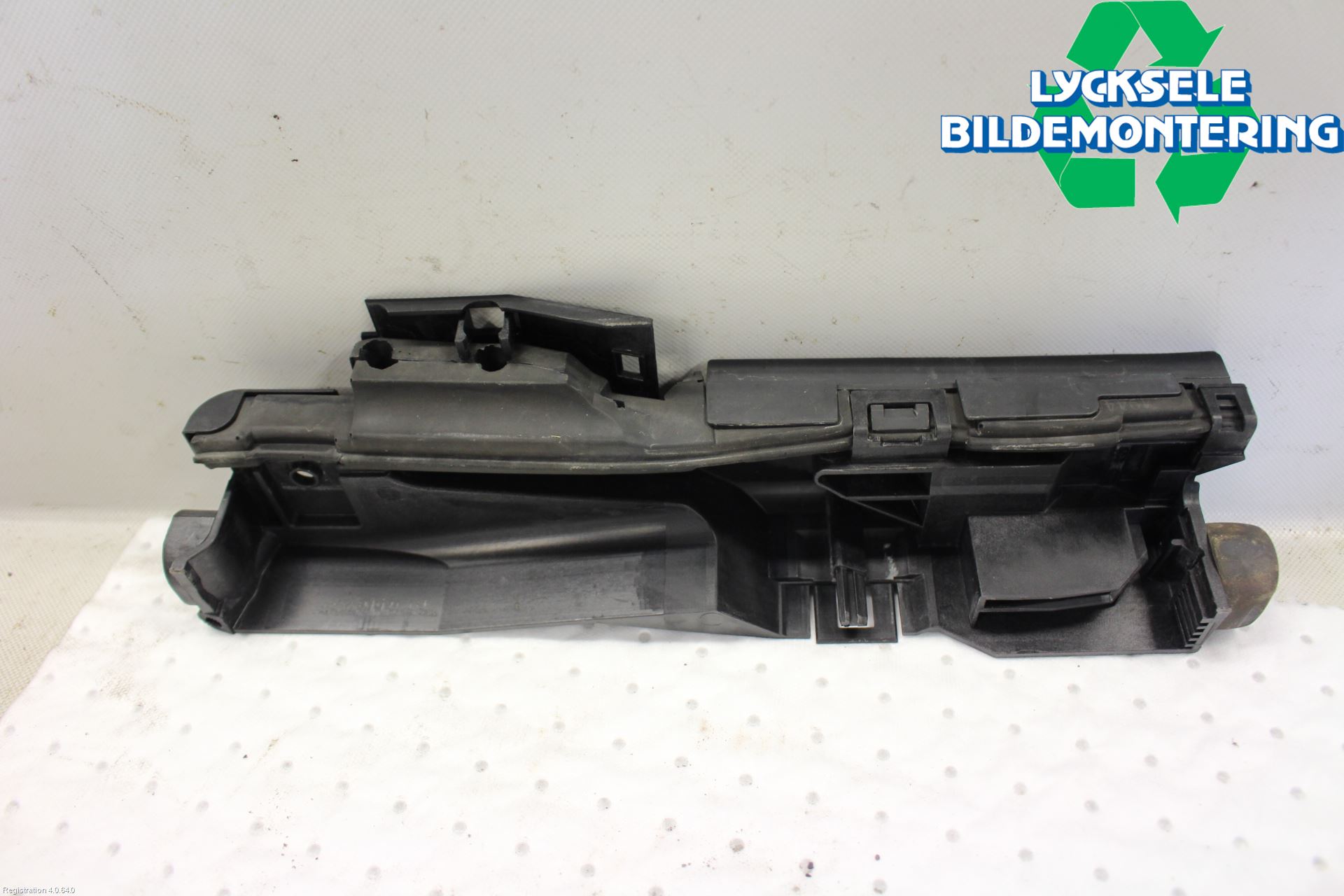 BMW X3 E83     03-10 Kylarfäste-Ram-Balk