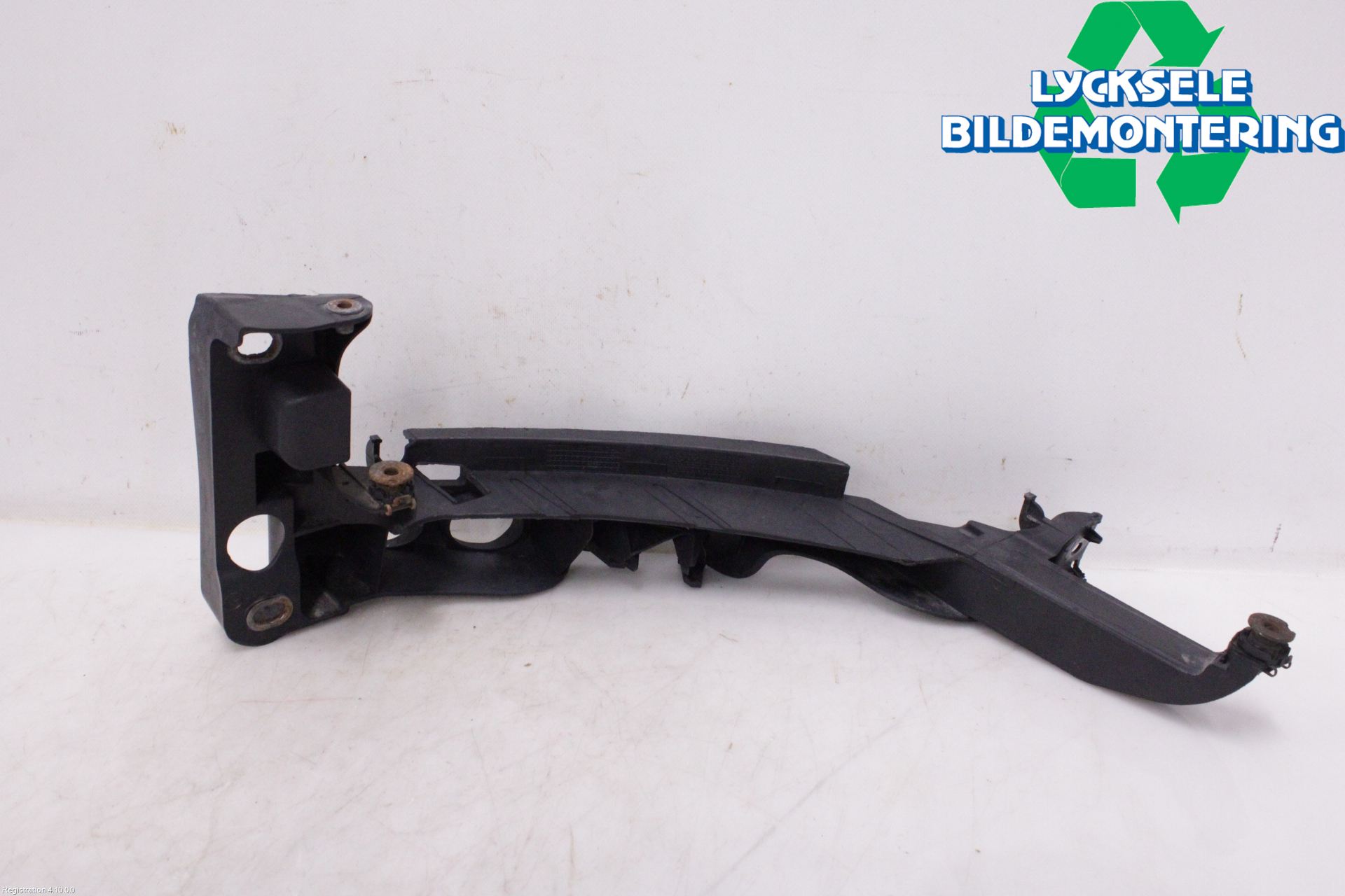 Audi A3/S3 05-13 Strålkastarsarg Höger