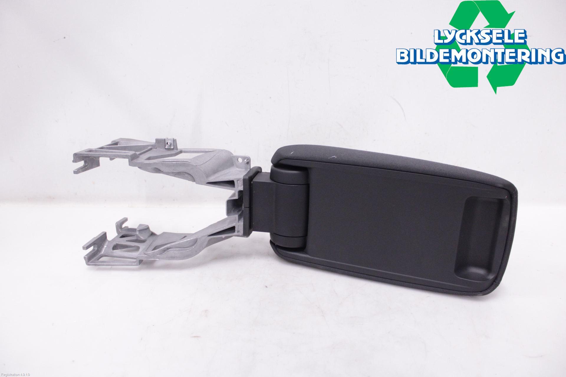 Audi Q3 F3 19- Inredning Armstöd