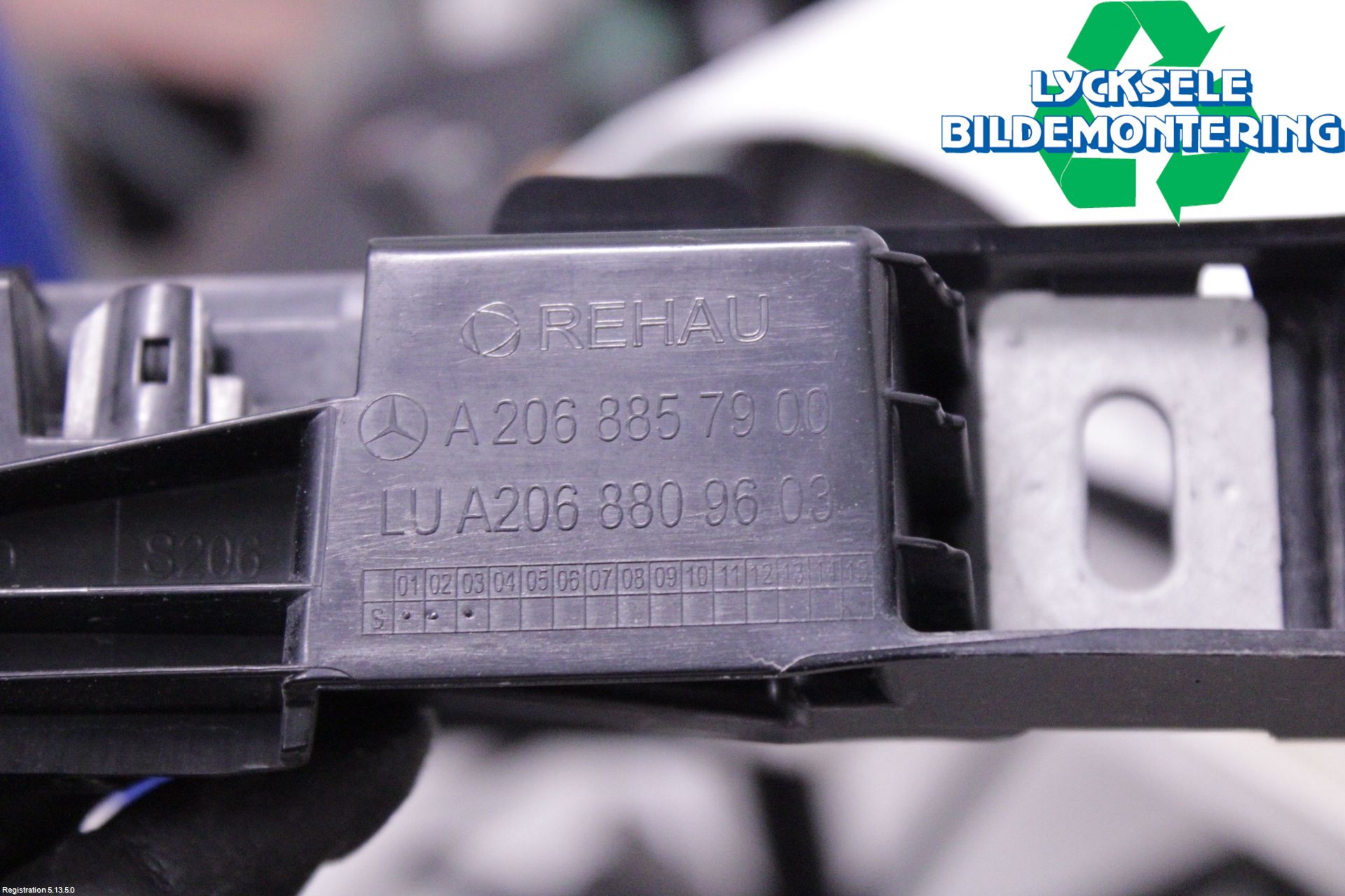 Mercedes-Benz MB C-KLASS (W206) 21- Stötfångardel Bak Mitt