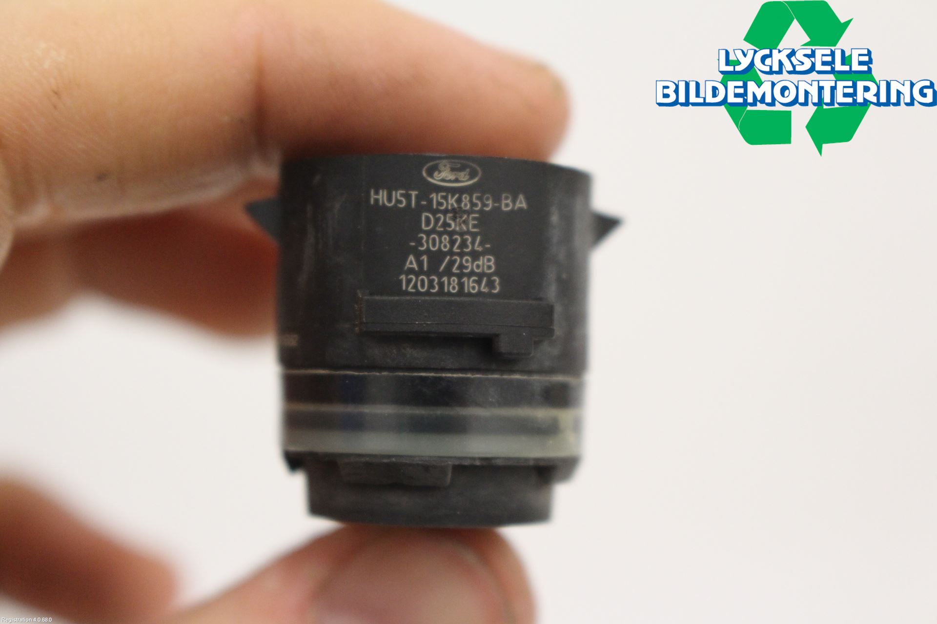 Ford TRANSIT SKÅP/BUSS 14-22 Parkeringshjälp Frontsensor