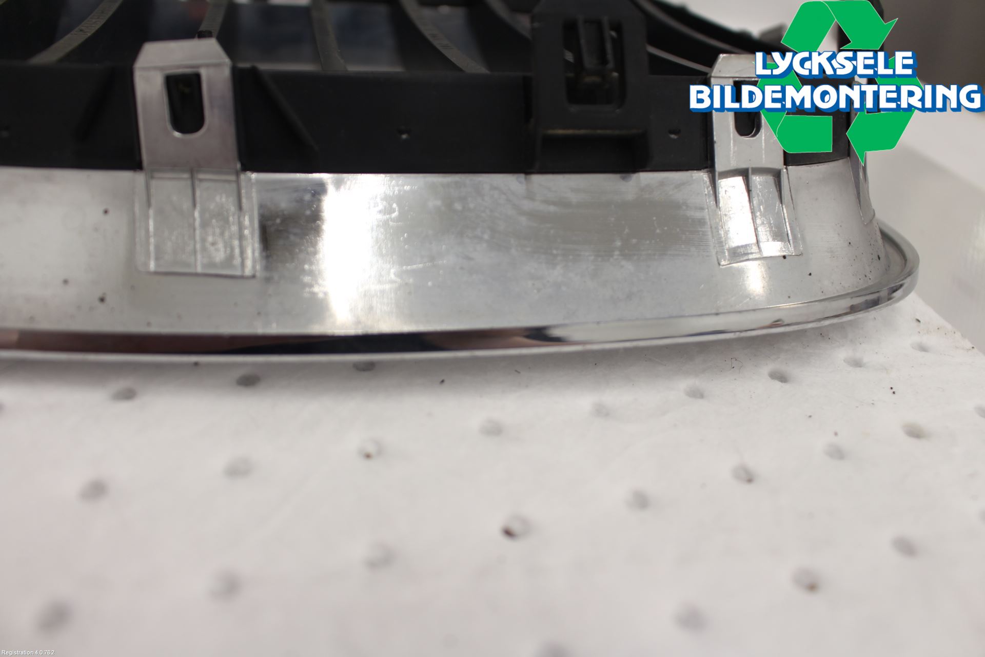 BMW 5 E60/61 Sed/Tou 02-10 Grilldel Vänster