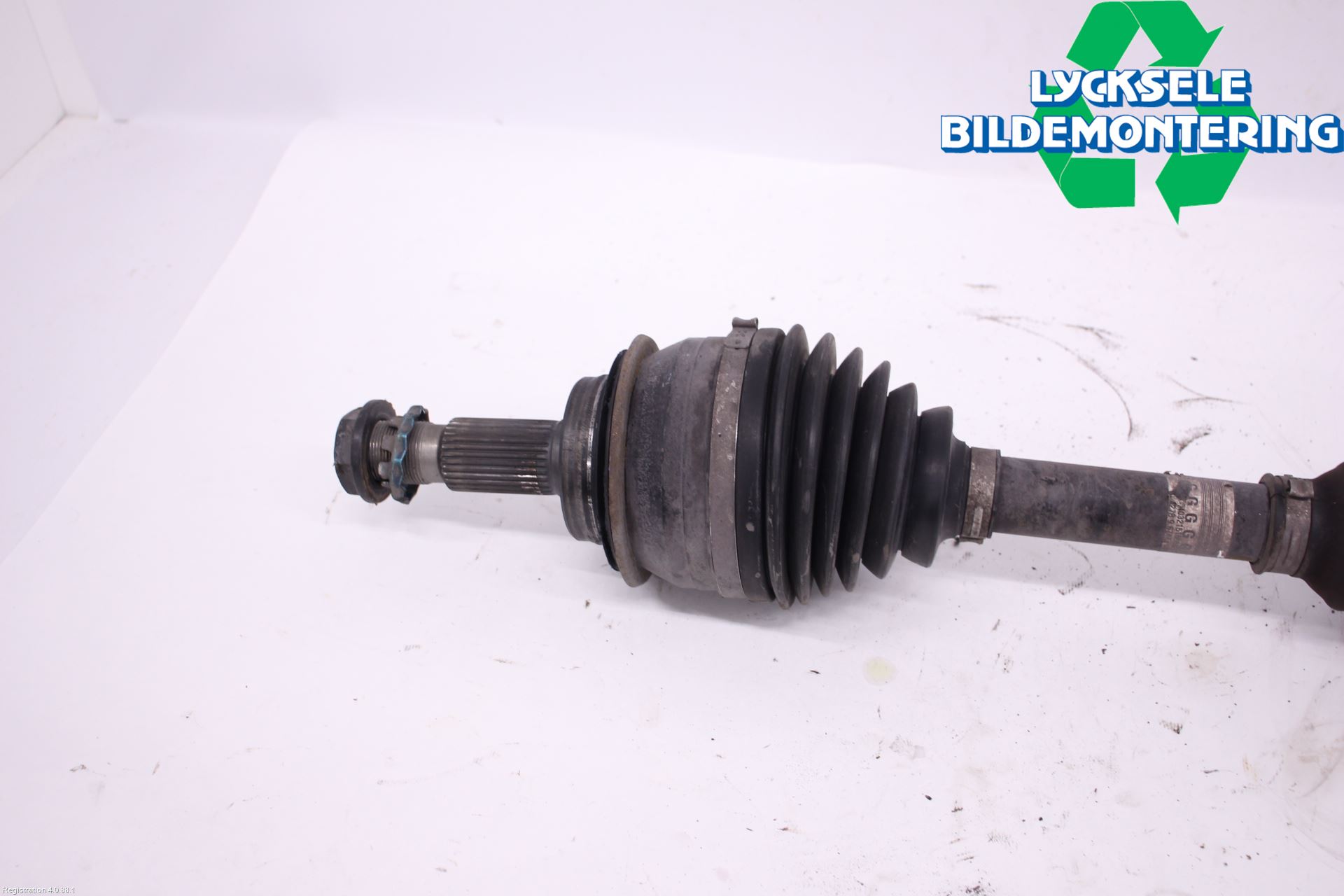 Toyota HILUX 16- Drivaxel Fram Vänster