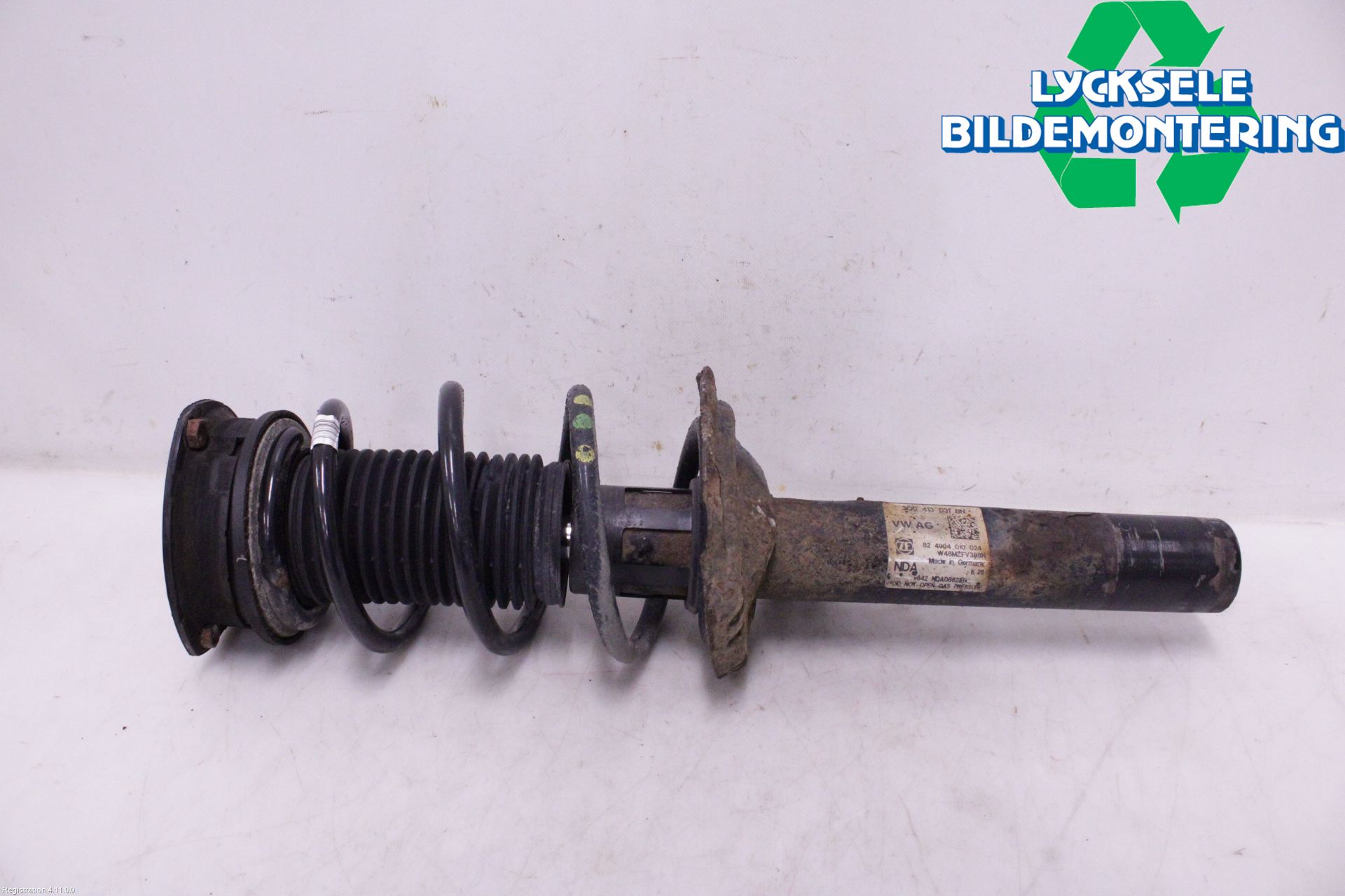 Volkswagen VW PASSAT 15-19 Fjäderben Fram Vänster