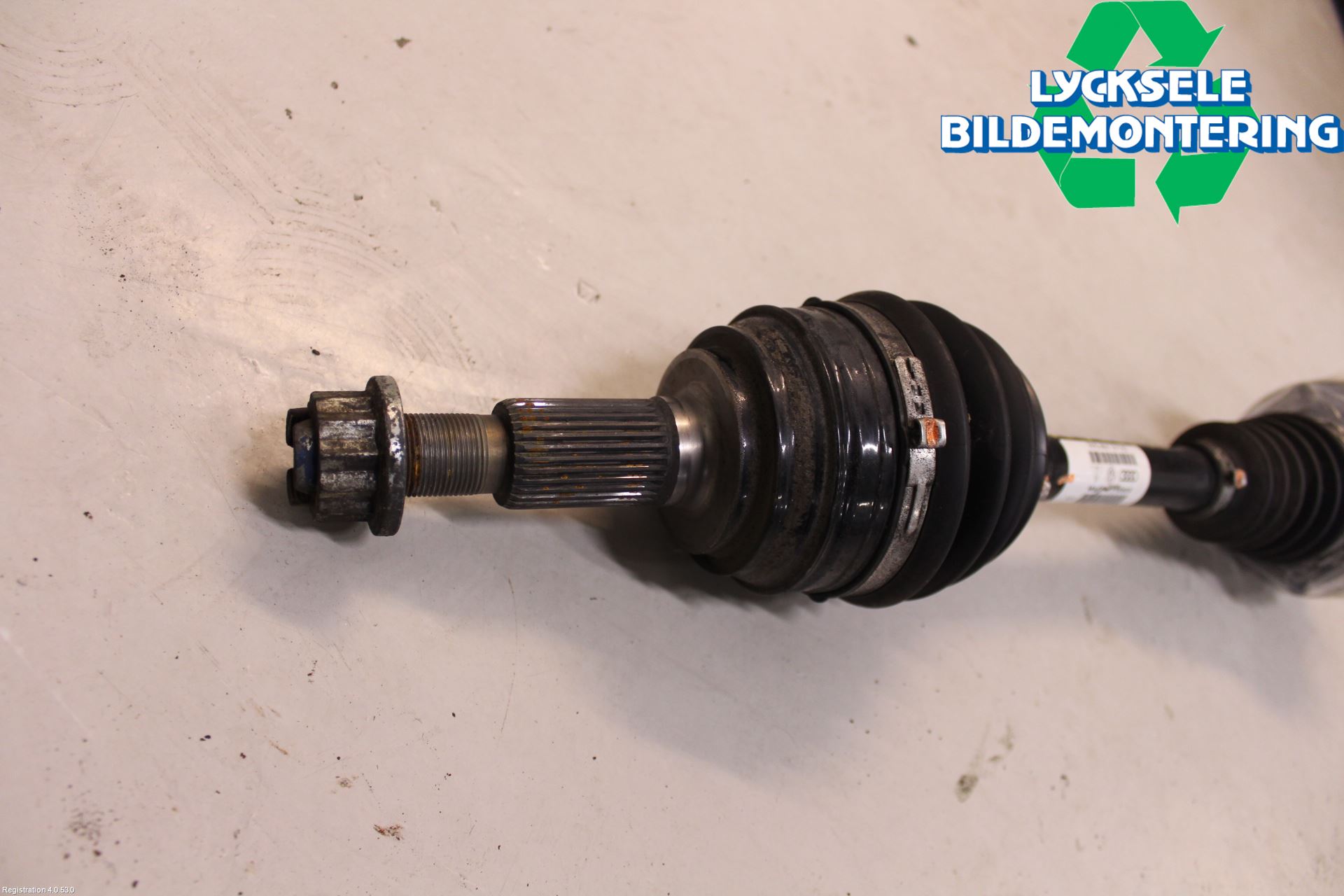 Volkswagen VW TOUAREG 7P 11-18 Drivaxel Fram Vänster