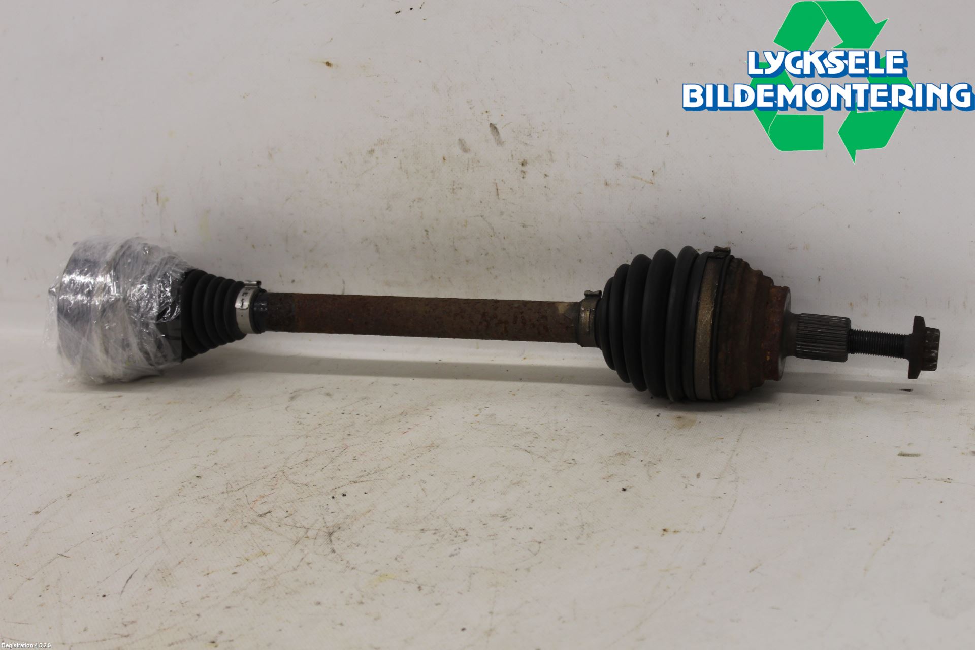Volkswagen VW TOURAN 10-15 Drivaxel Fram Vänster