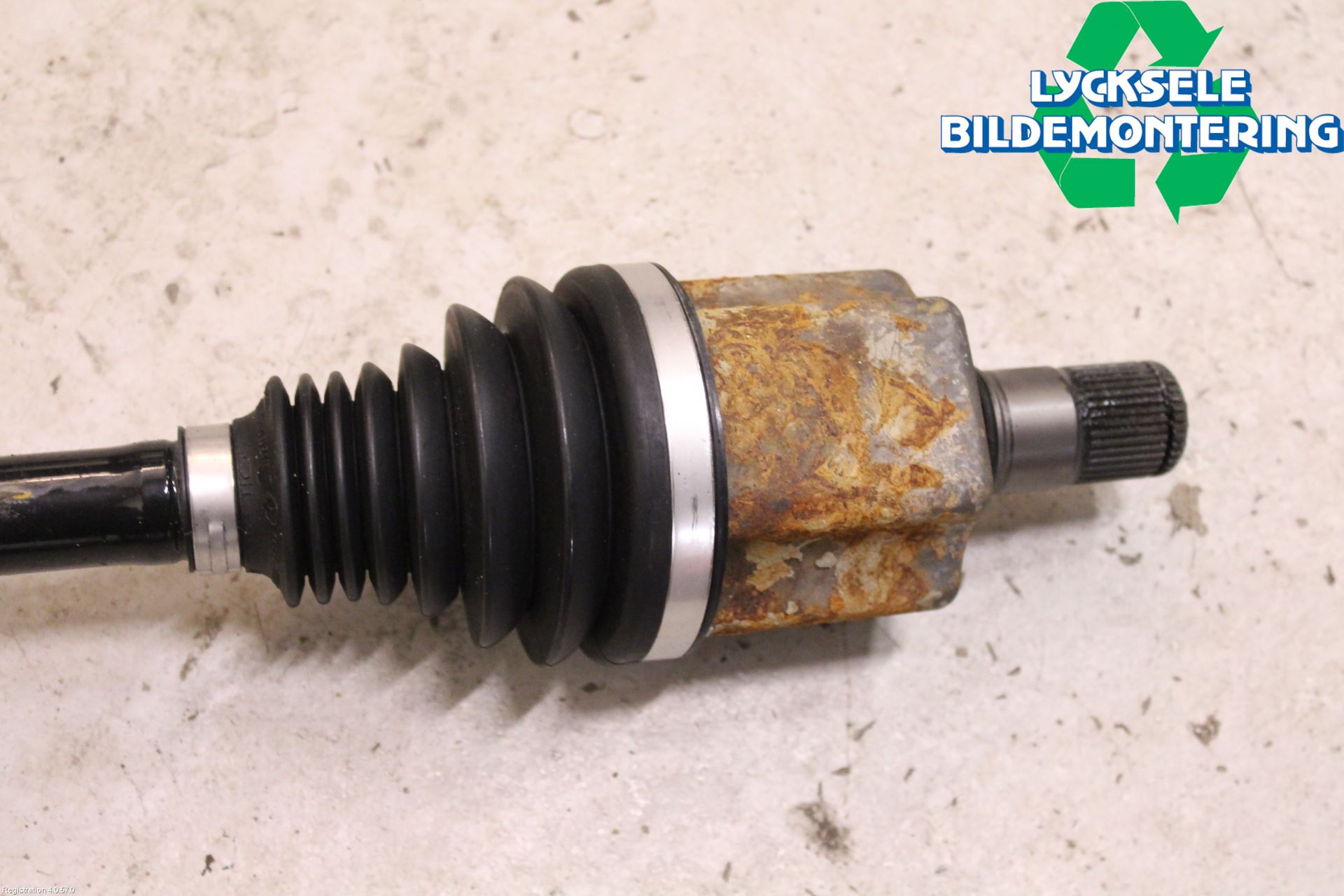 Audi Q3 8U 12-18 Drivaxel Fram Vänster