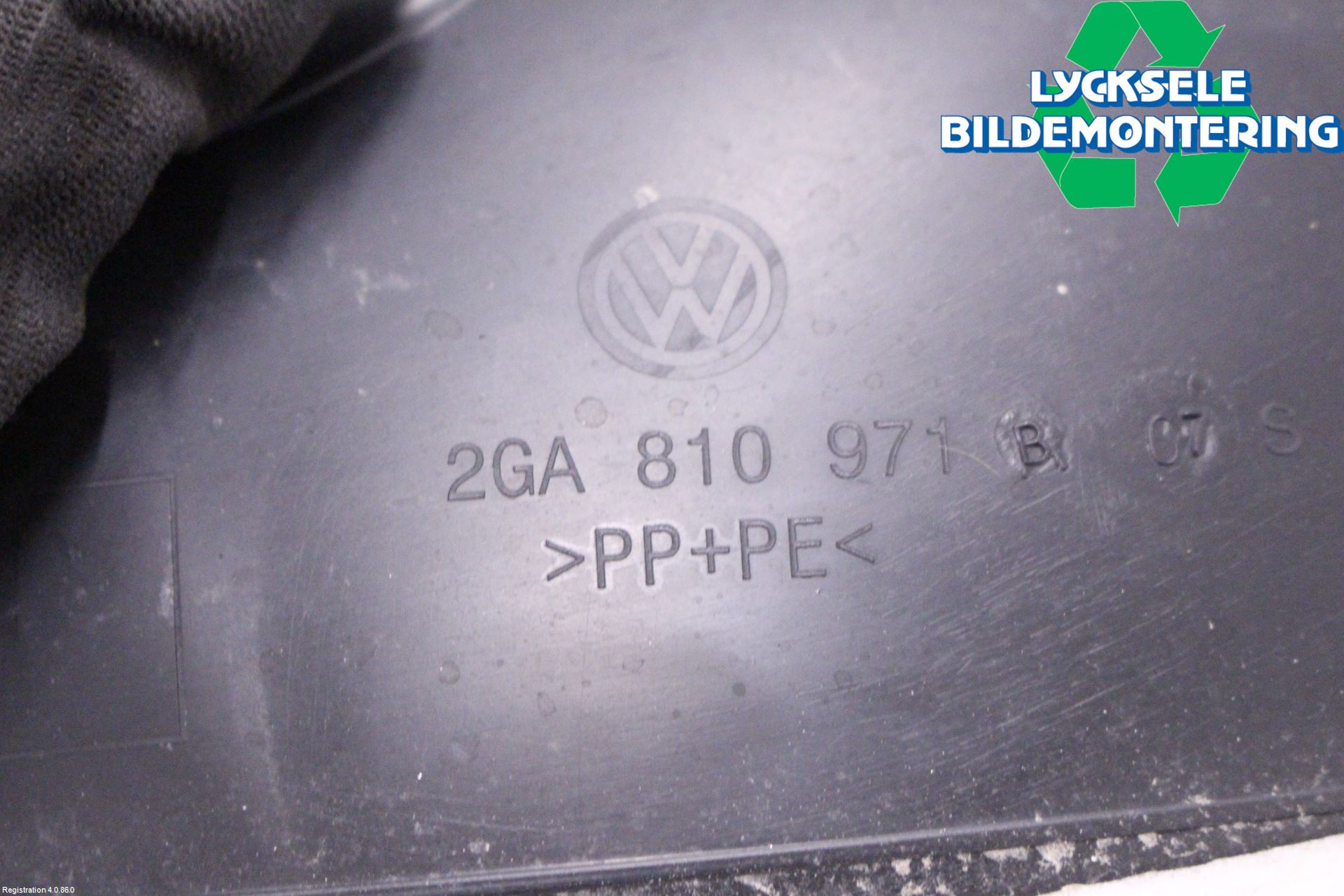 Volkswagen VW T-ROC 18- Skärm Inner
