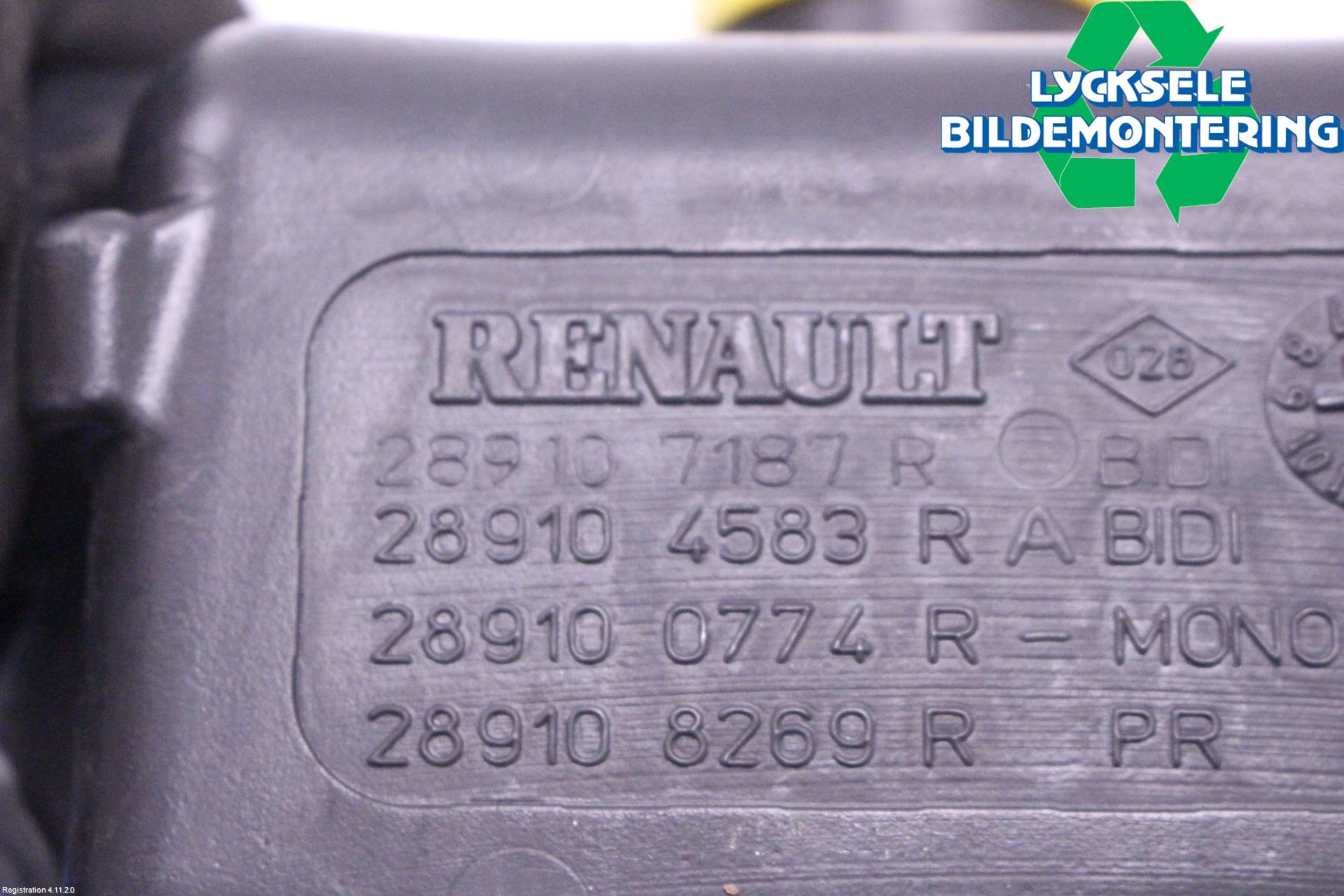 Dacia DUSTER 18-24 Spolartank Vindruta