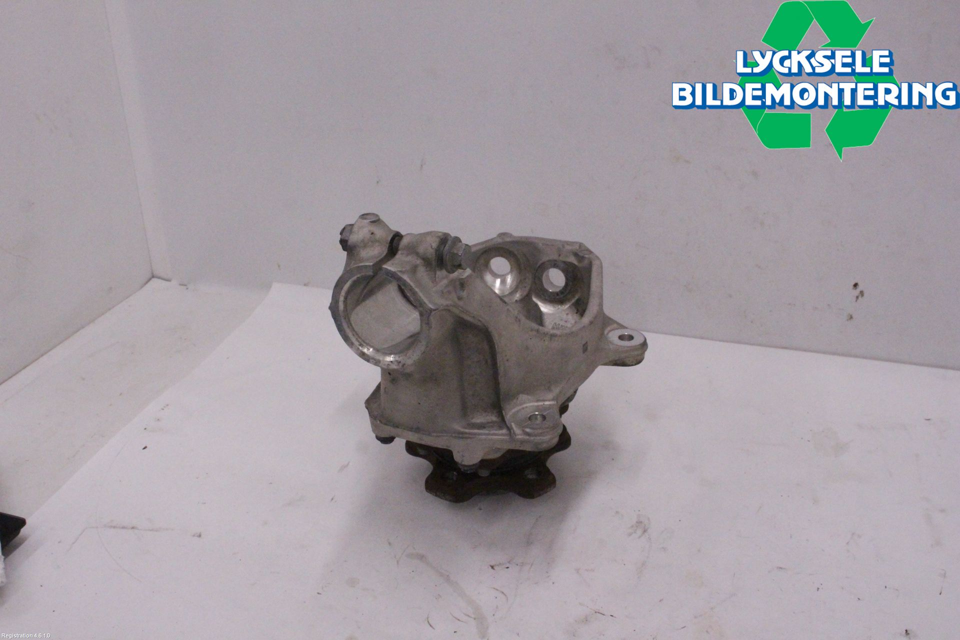 BMW X3 G01 18- Styrspindel Lagerhus Vä