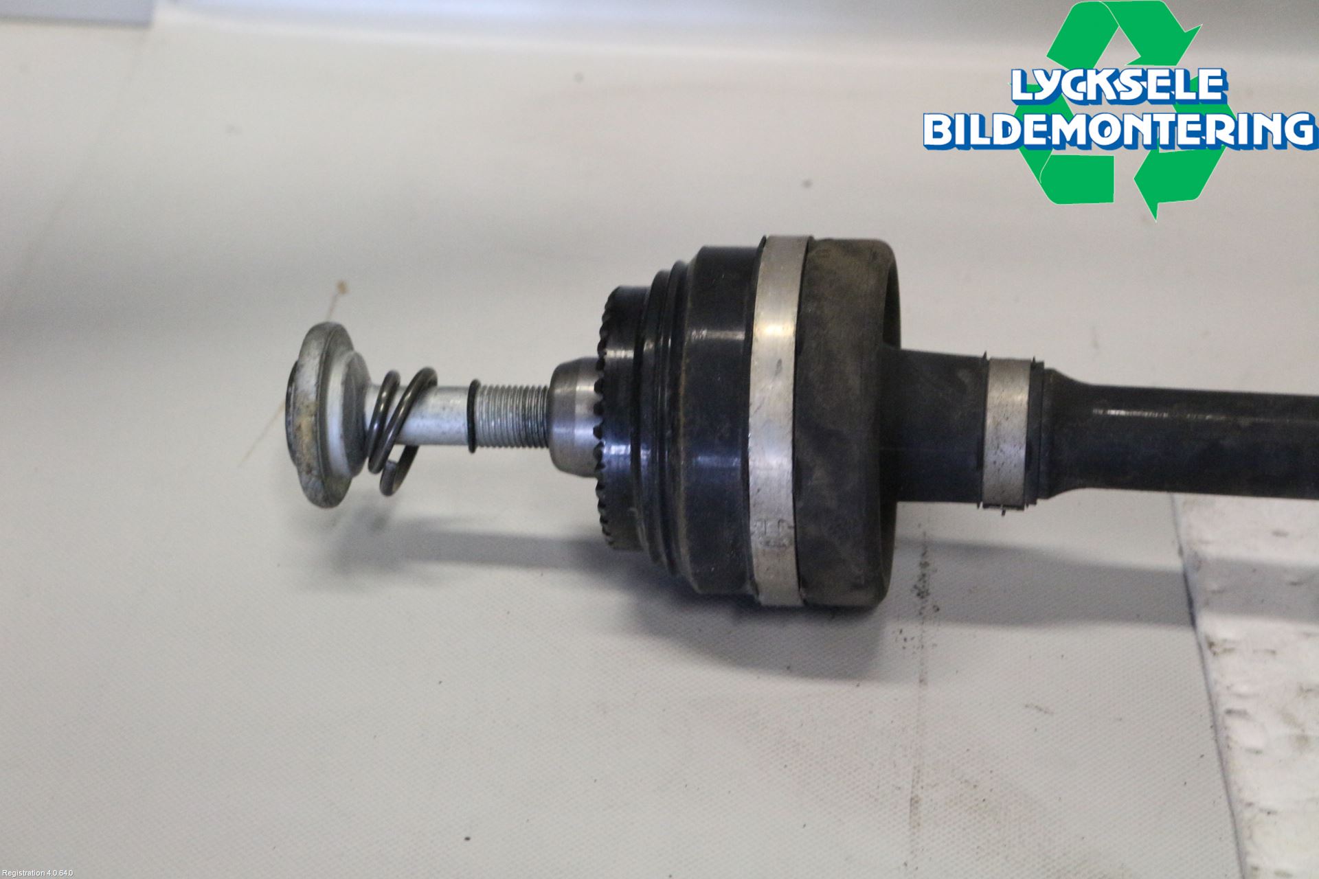 BMW 5 G30/G31/F90 17-23 Drivaxel Bak Höger