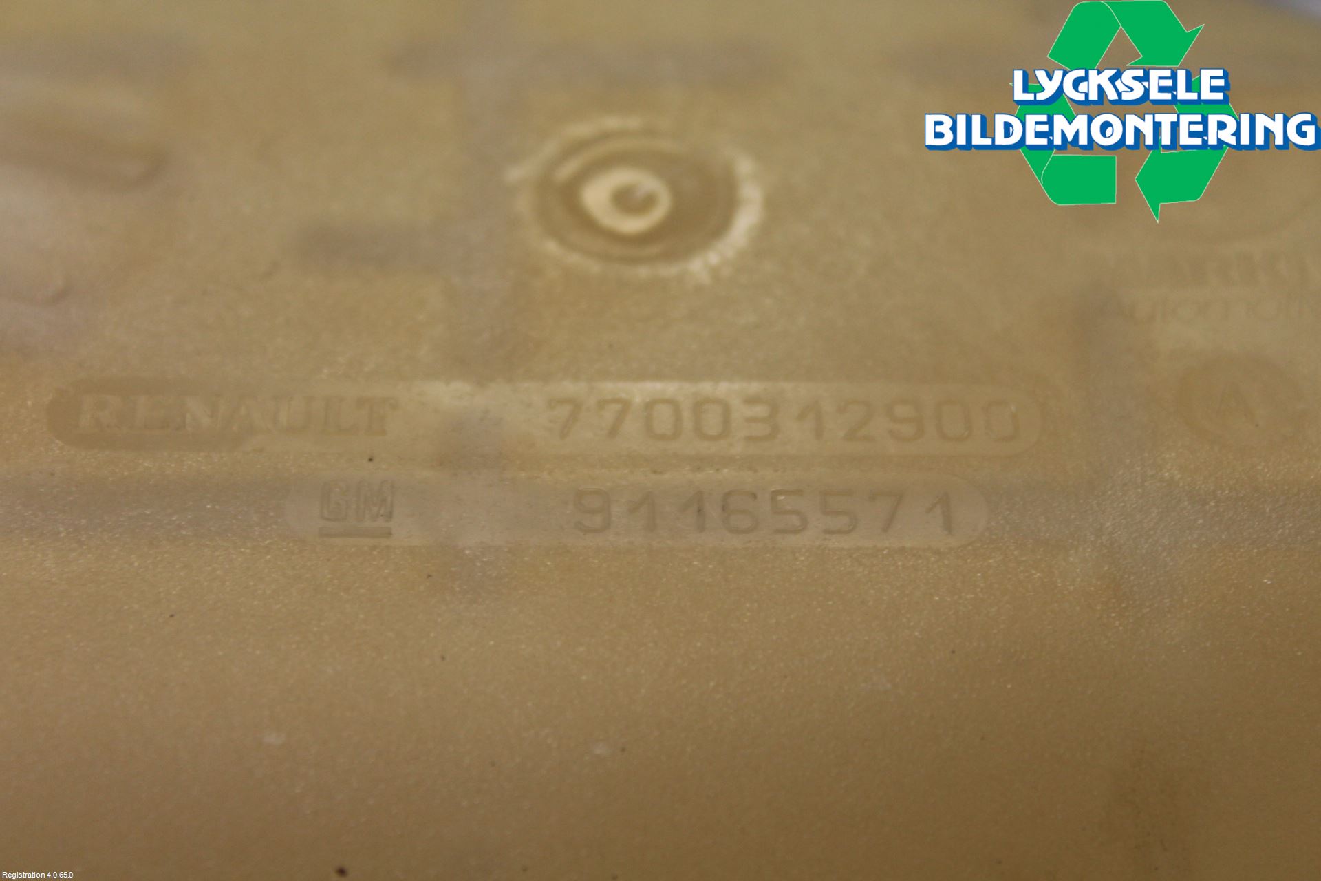 Opel VIVARO 01-14 Expansionstank