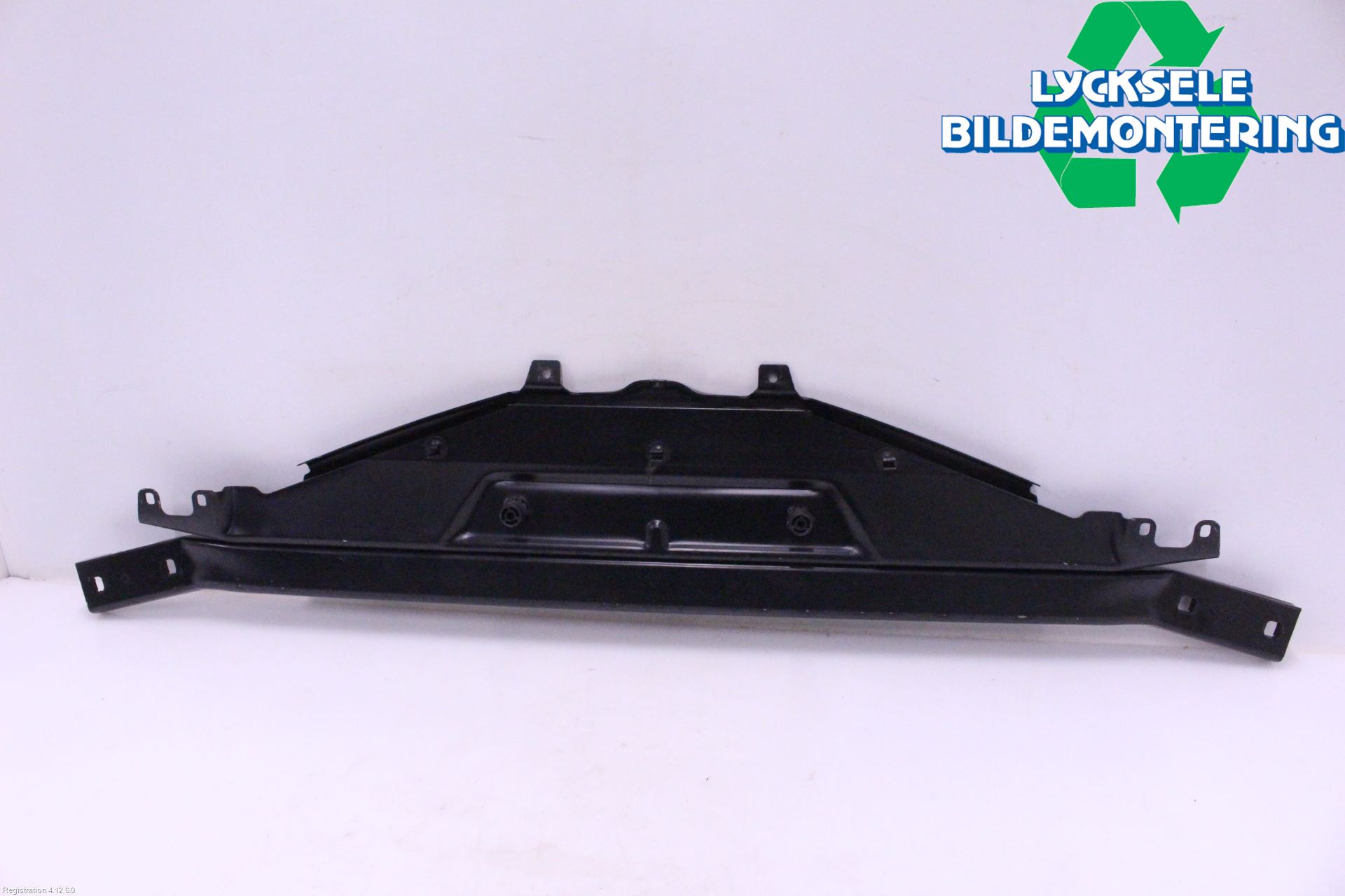BMW 5 F10/F11/F18 09-17 Front Huvlåsplåt-Balk