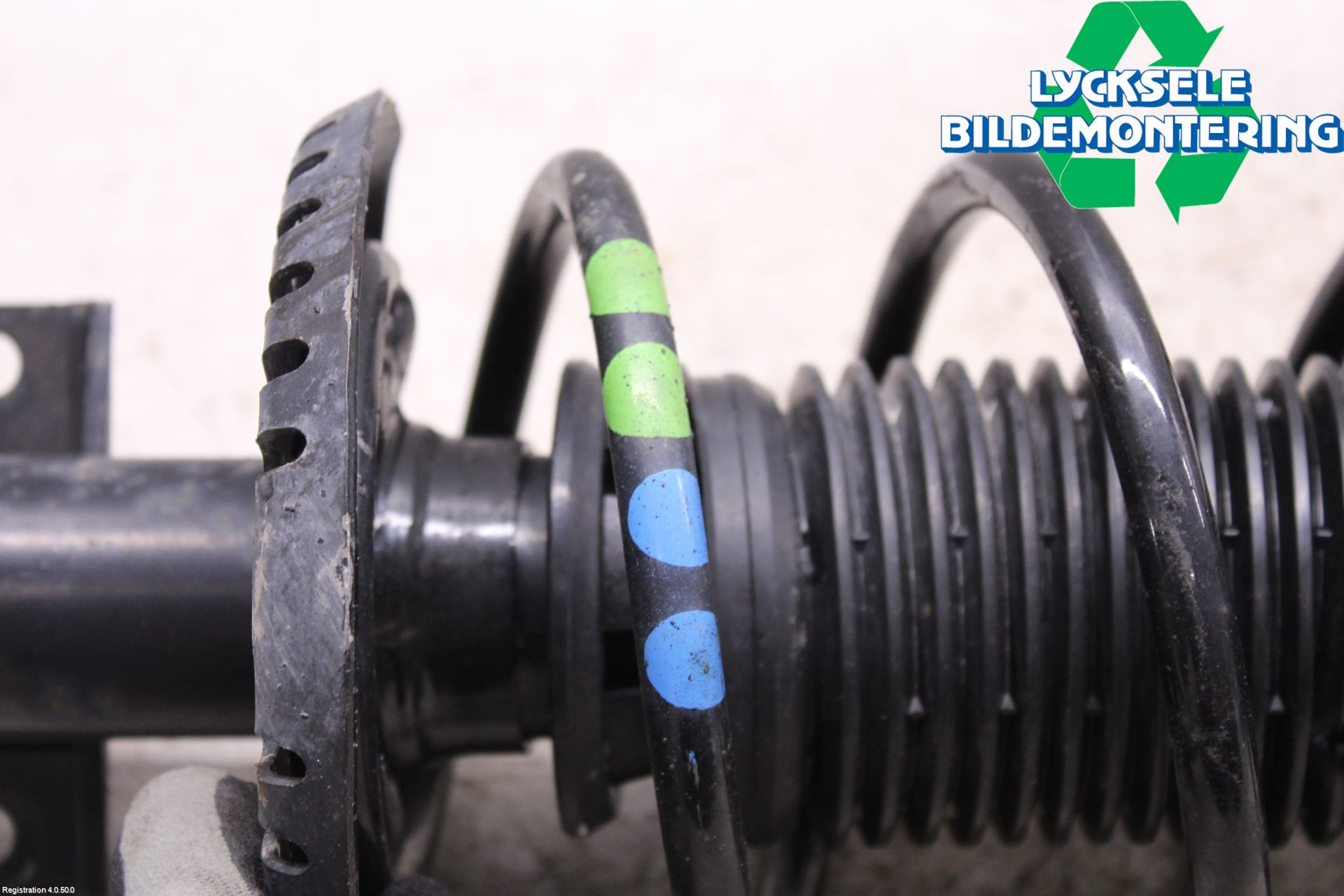 Volkswagen VW UP! / E-UP! Fjäderben Fram Höger