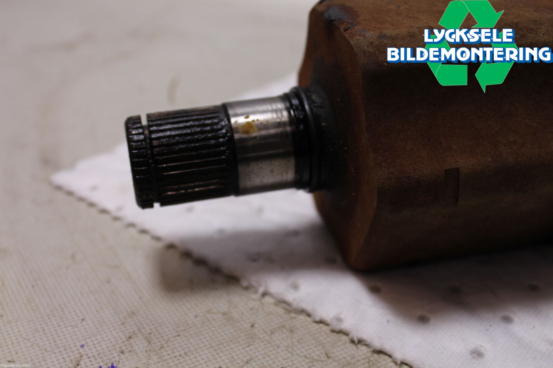 Volkswagen VW TRANSP/CARAVELLE (T5) 04-15 Drivaxel Fram Vänster