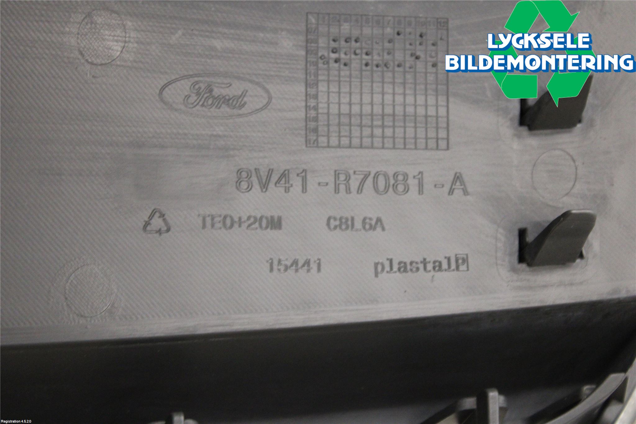 Ford KUGA 08-12 Grill Komp