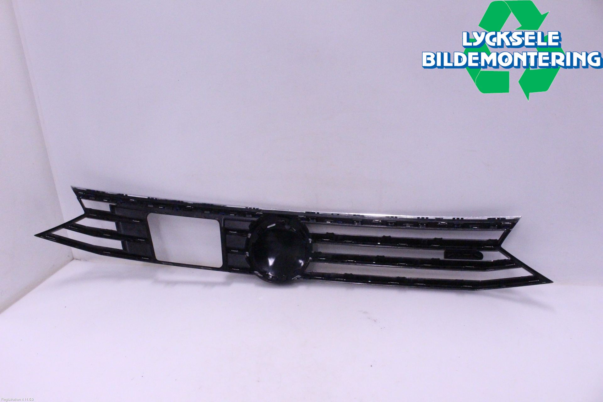 Volkswagen VW PASSAT 15-19 Grill Komp