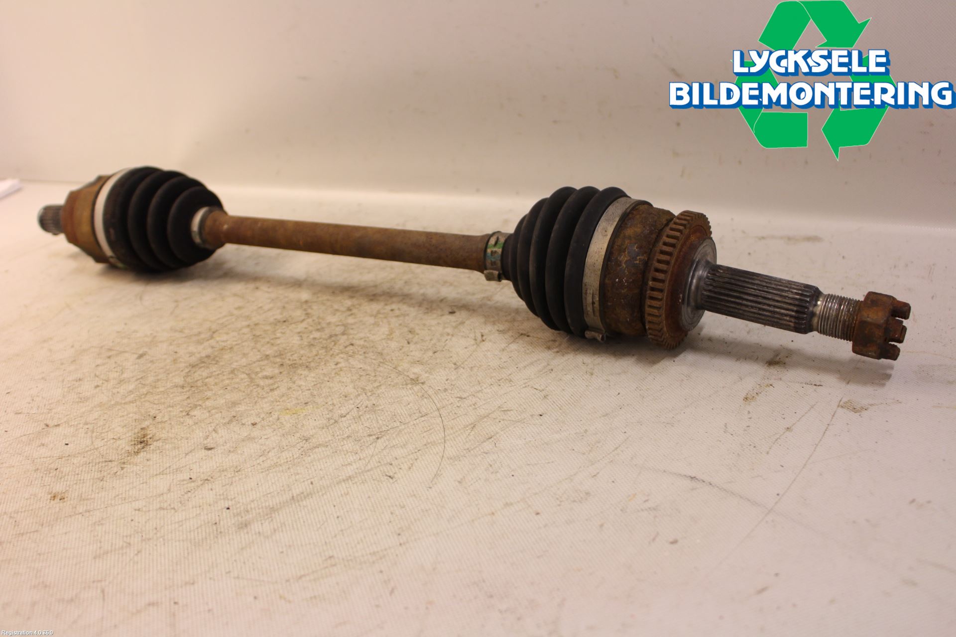 Hyundai i20 PB 09-14 Drivaxel Fram Vänster