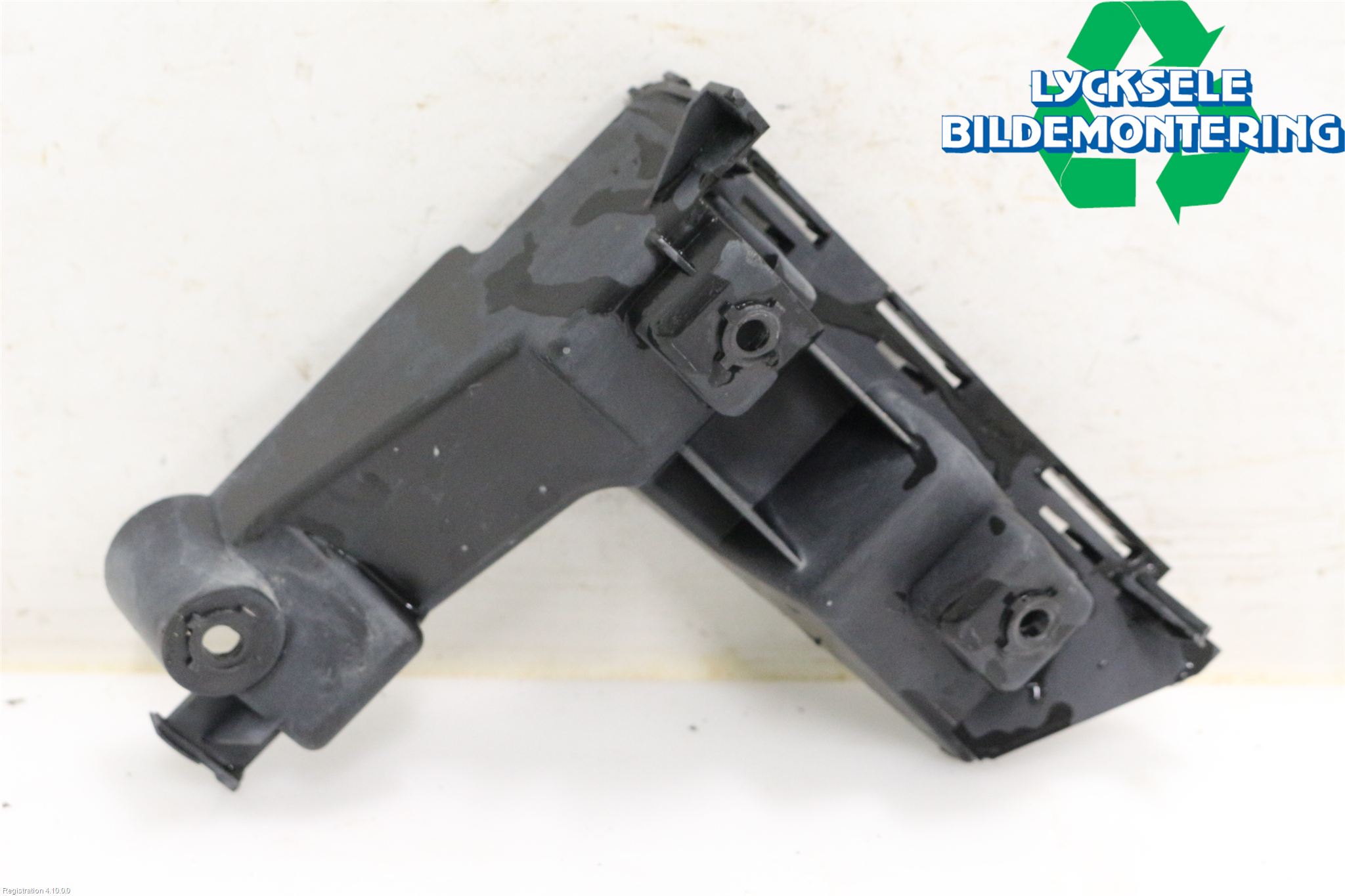 Volvo XC70 08-13 Stötfångarfäste Bak Vä