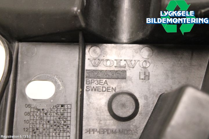 Volvo XC70 14-16 Stötfångarfäste Fram Vä