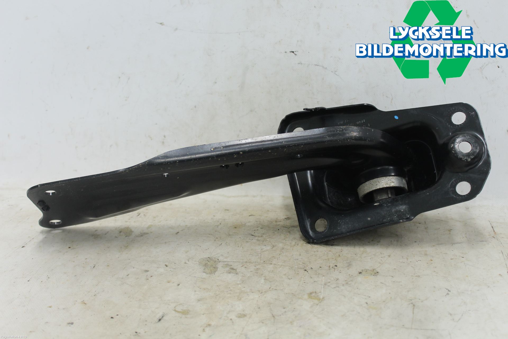 Audi Q3 F3 19- Bärarm Bak Vänster