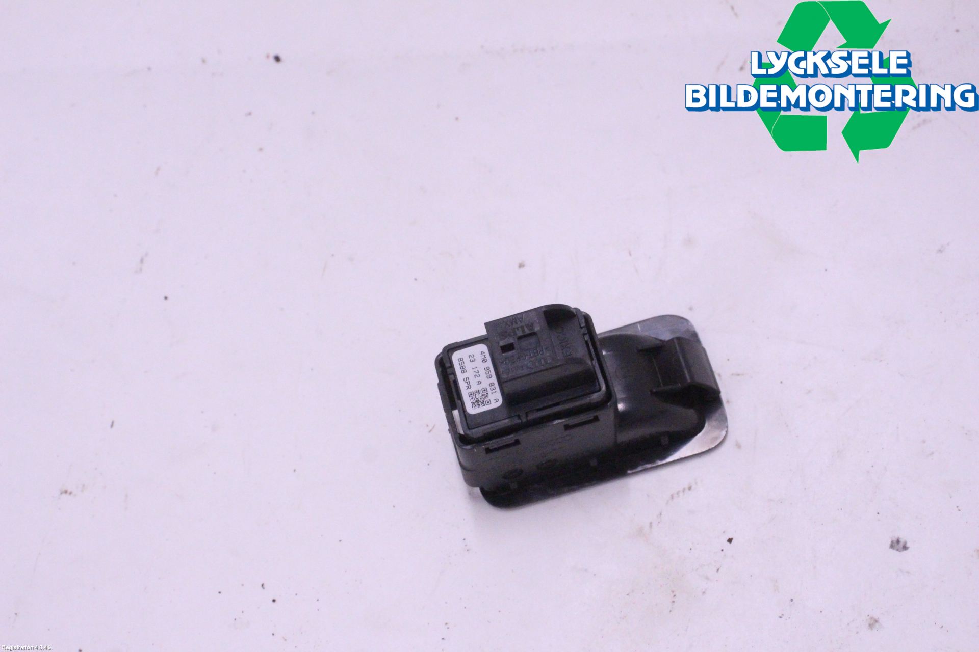 Audi A4/S4 B9 20- Strömställare Baklucka