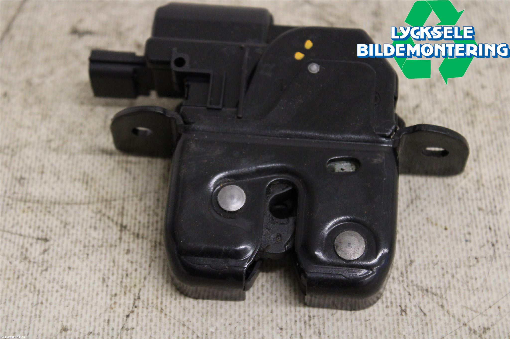 Dacia DUSTER 10-17 Låskista Baklucka