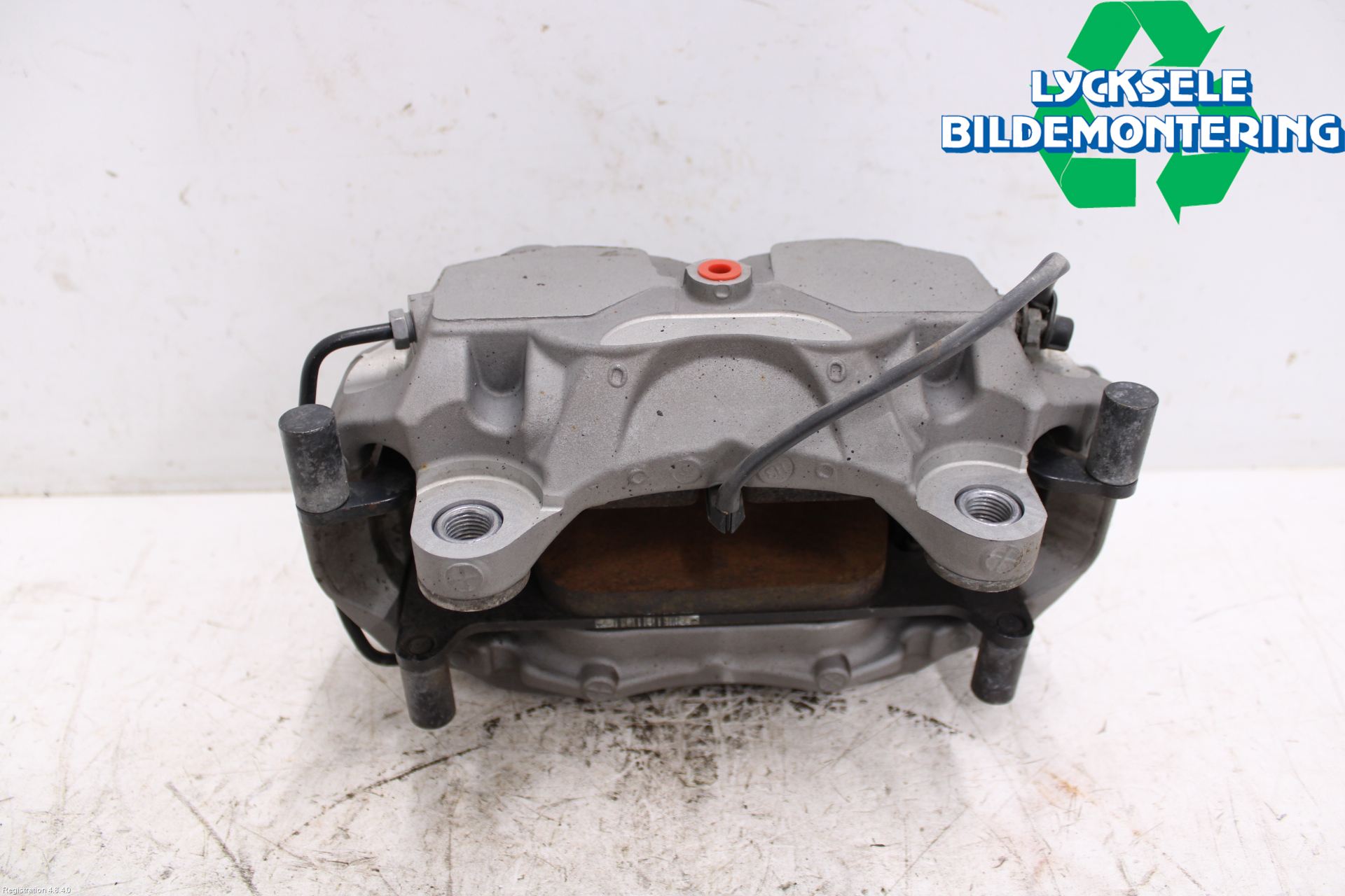 Audi A4/S4 B9 20- Bromsok Fram Vänster