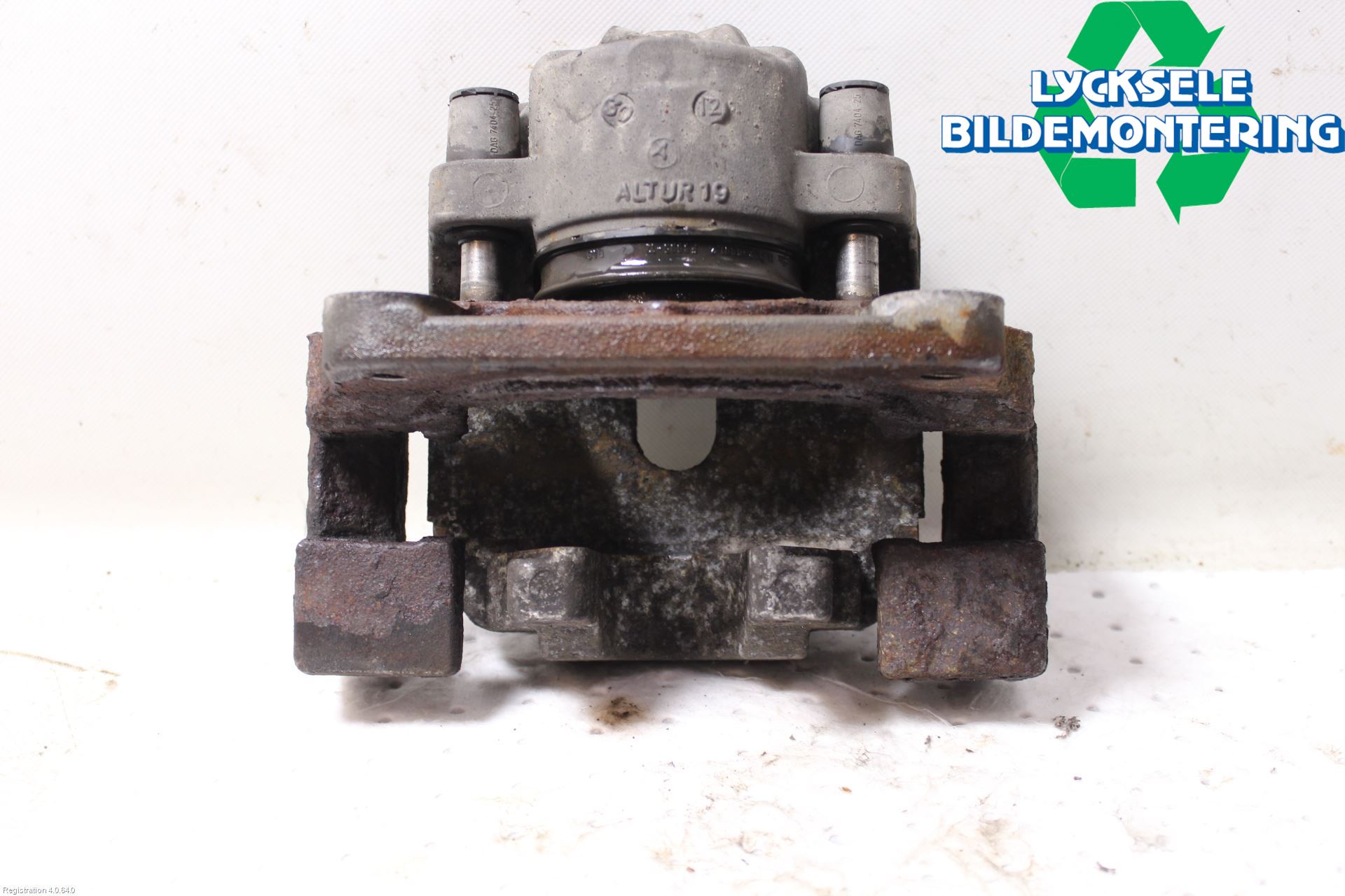 BMW 5 F10/F11/F18 09-17 Bromsok Fram Vänster