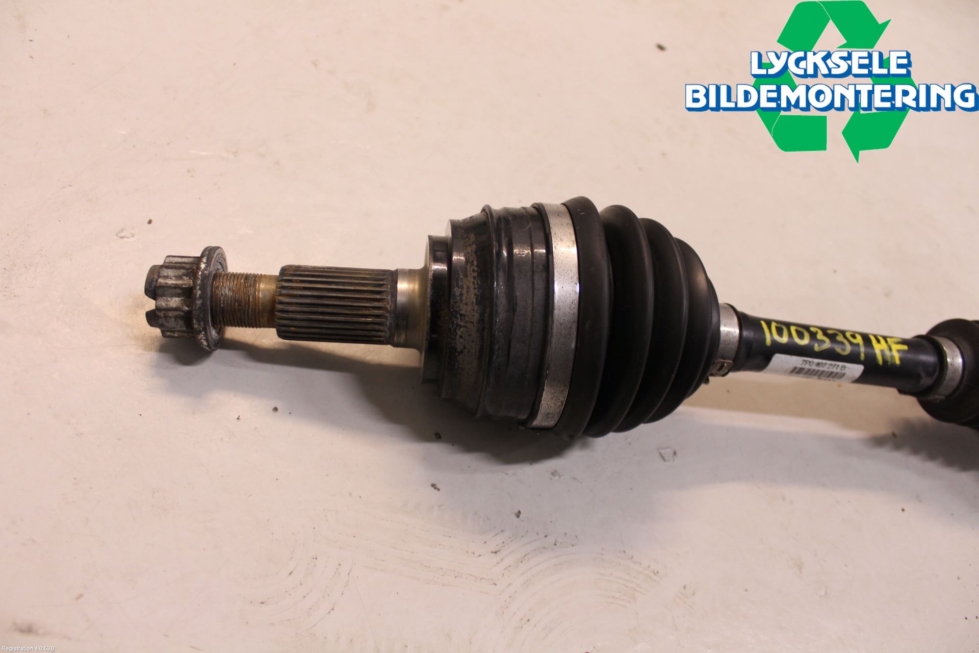 Volkswagen VW TOUAREG 7P 11-18 Drivaxel Fram Höger